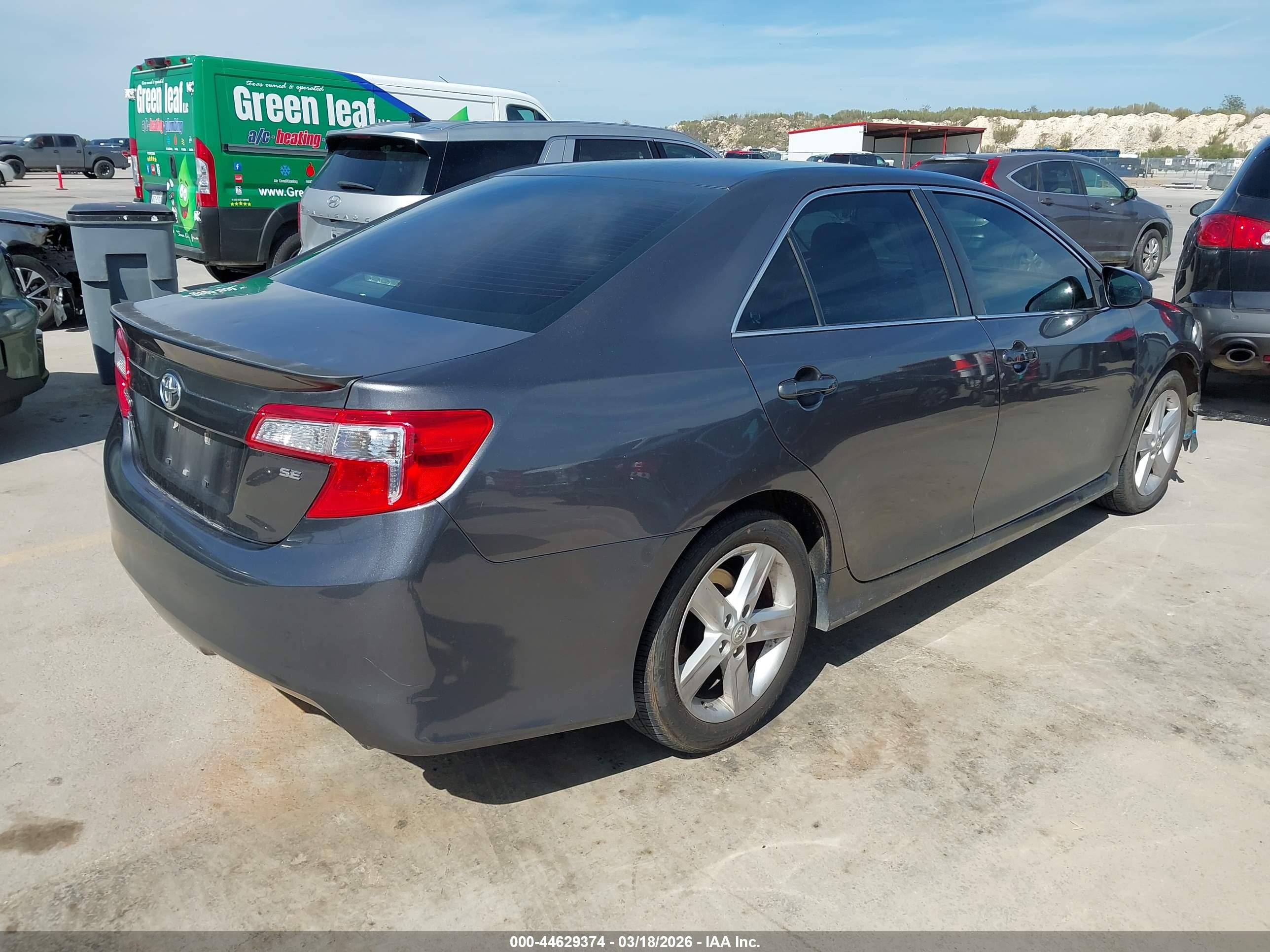 TOYOTA CAMRY image 4