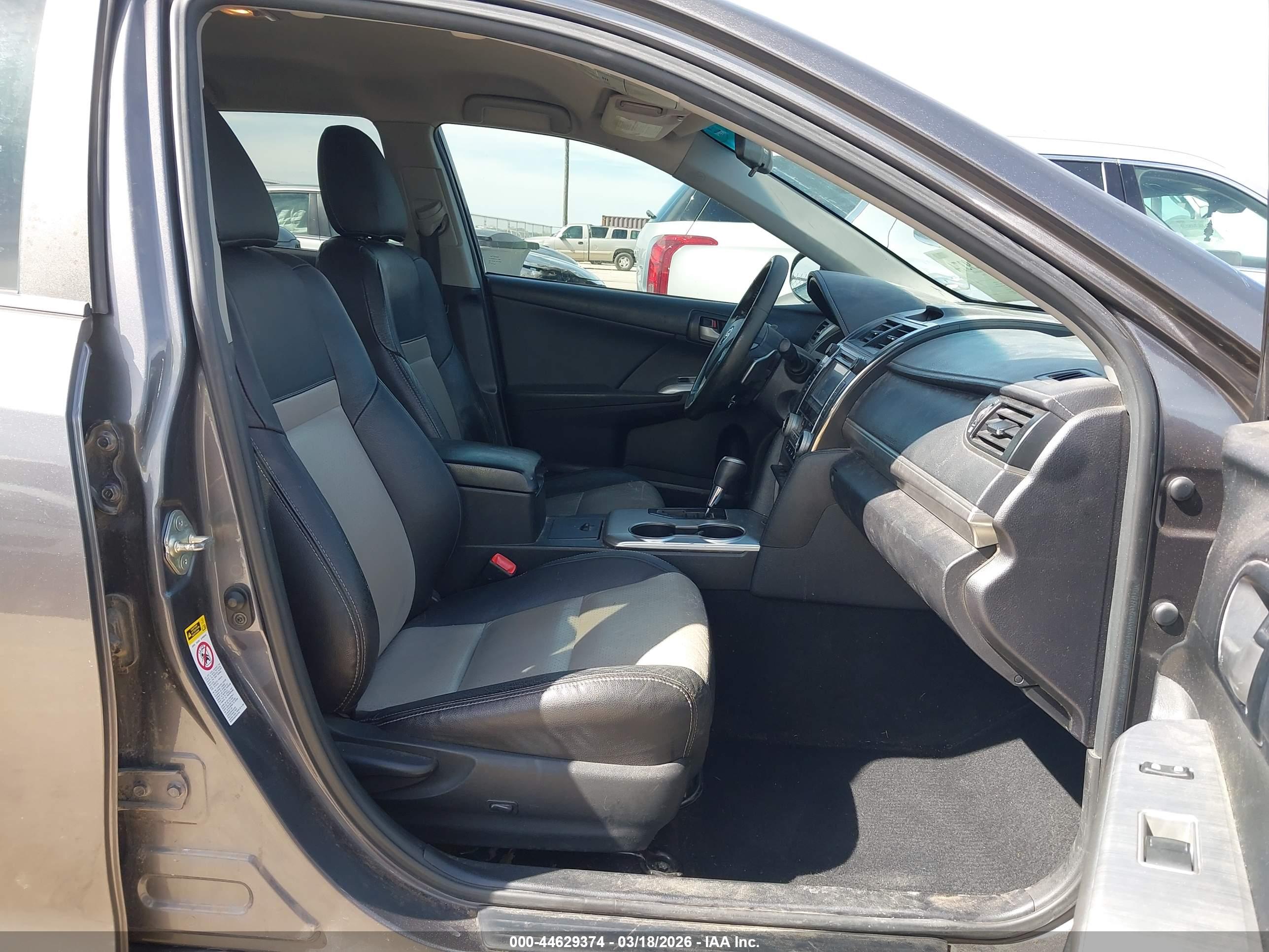 TOYOTA CAMRY image 5