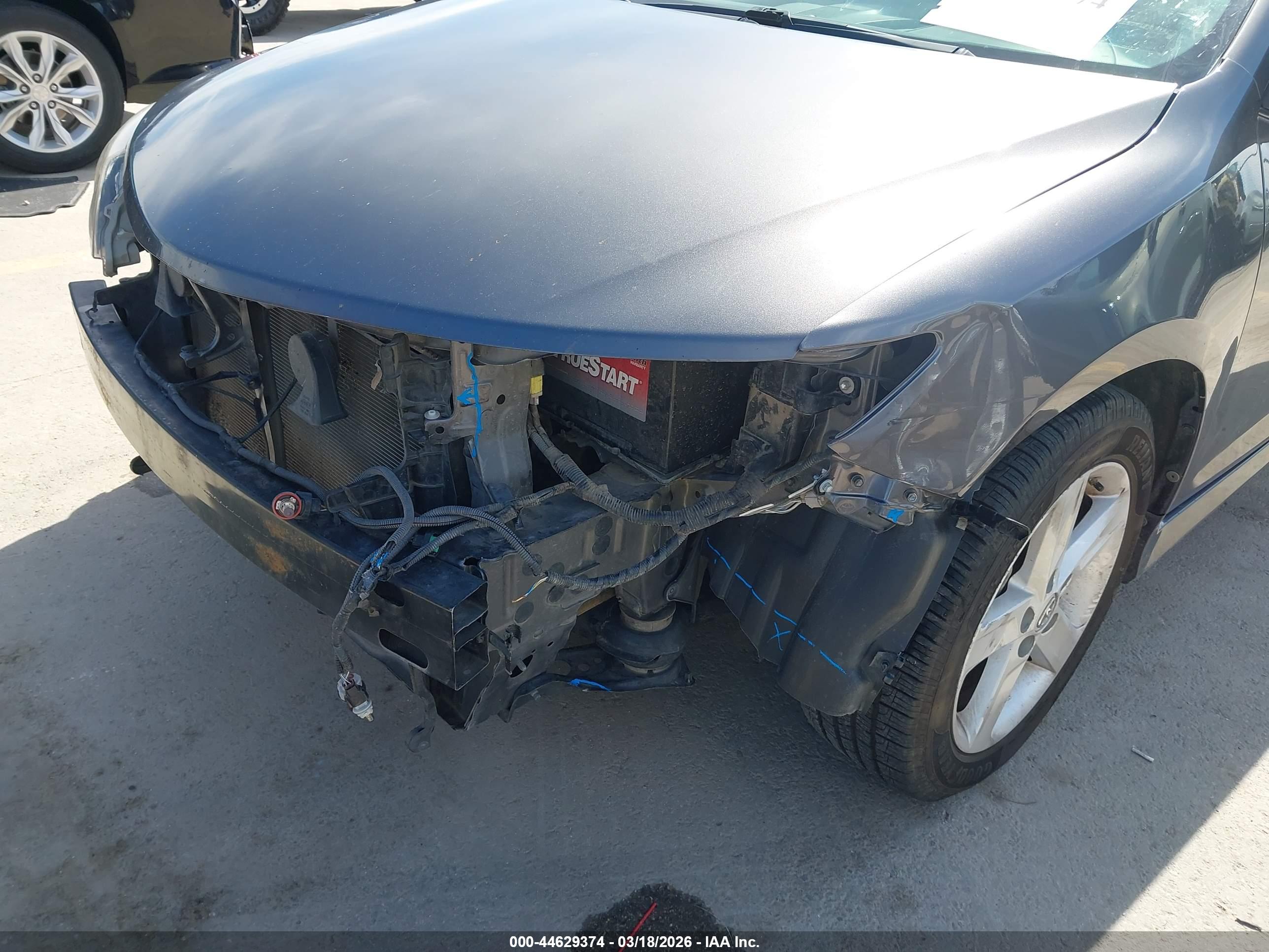 TOYOTA CAMRY image 6