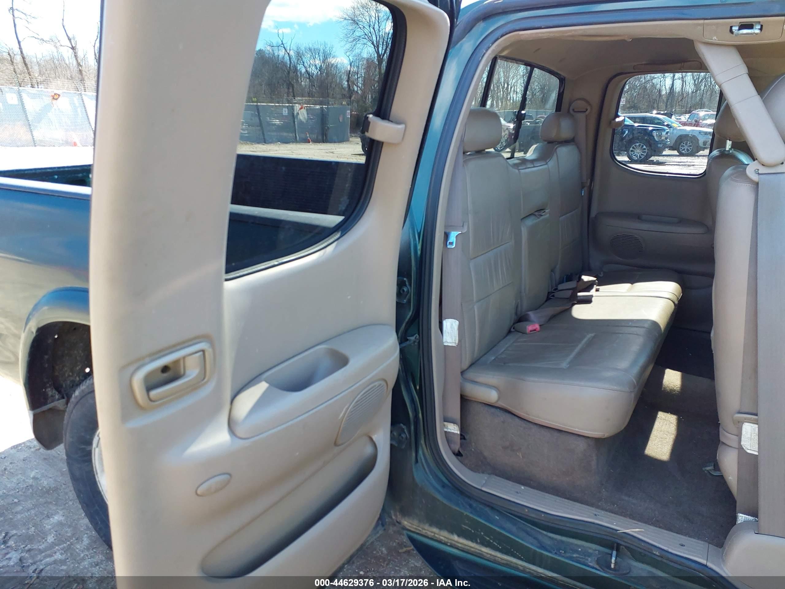 TOYOTA TUNDRA image 8