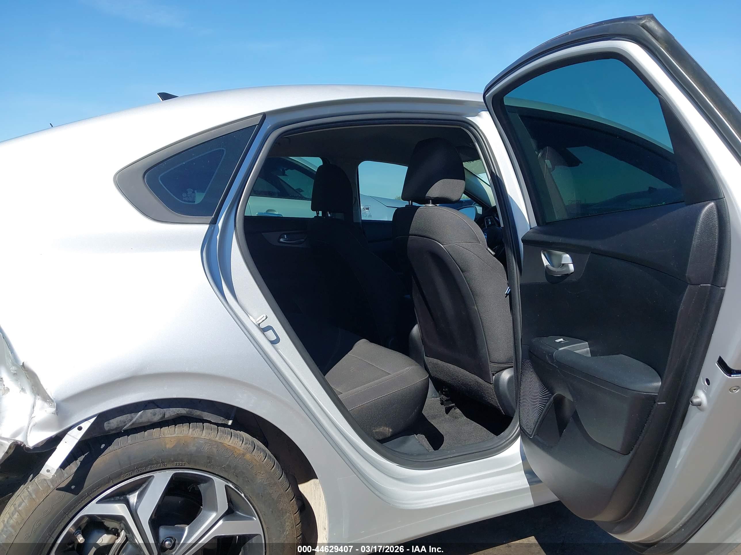 KIA FORTE image 8