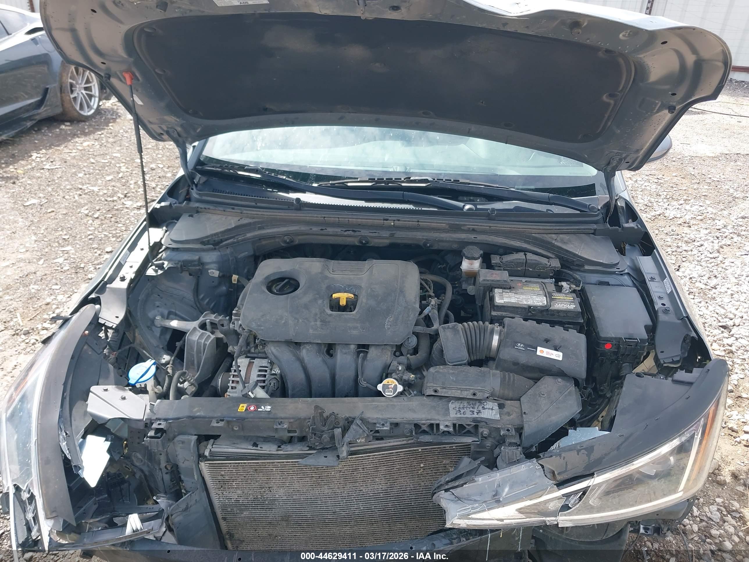 HYUNDAI ELANTRA image 10