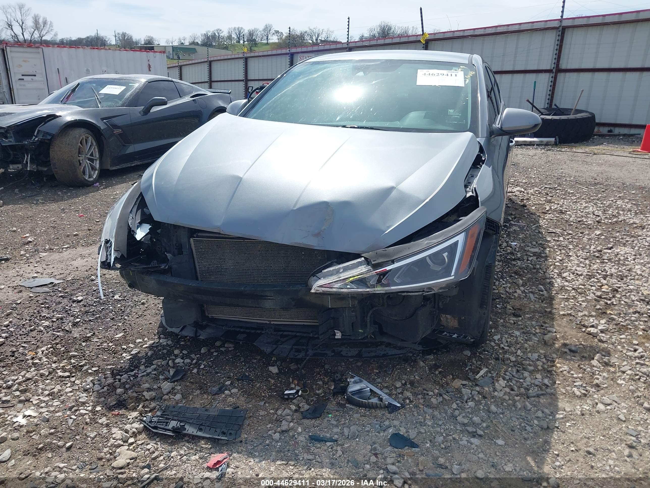 HYUNDAI ELANTRA image 6