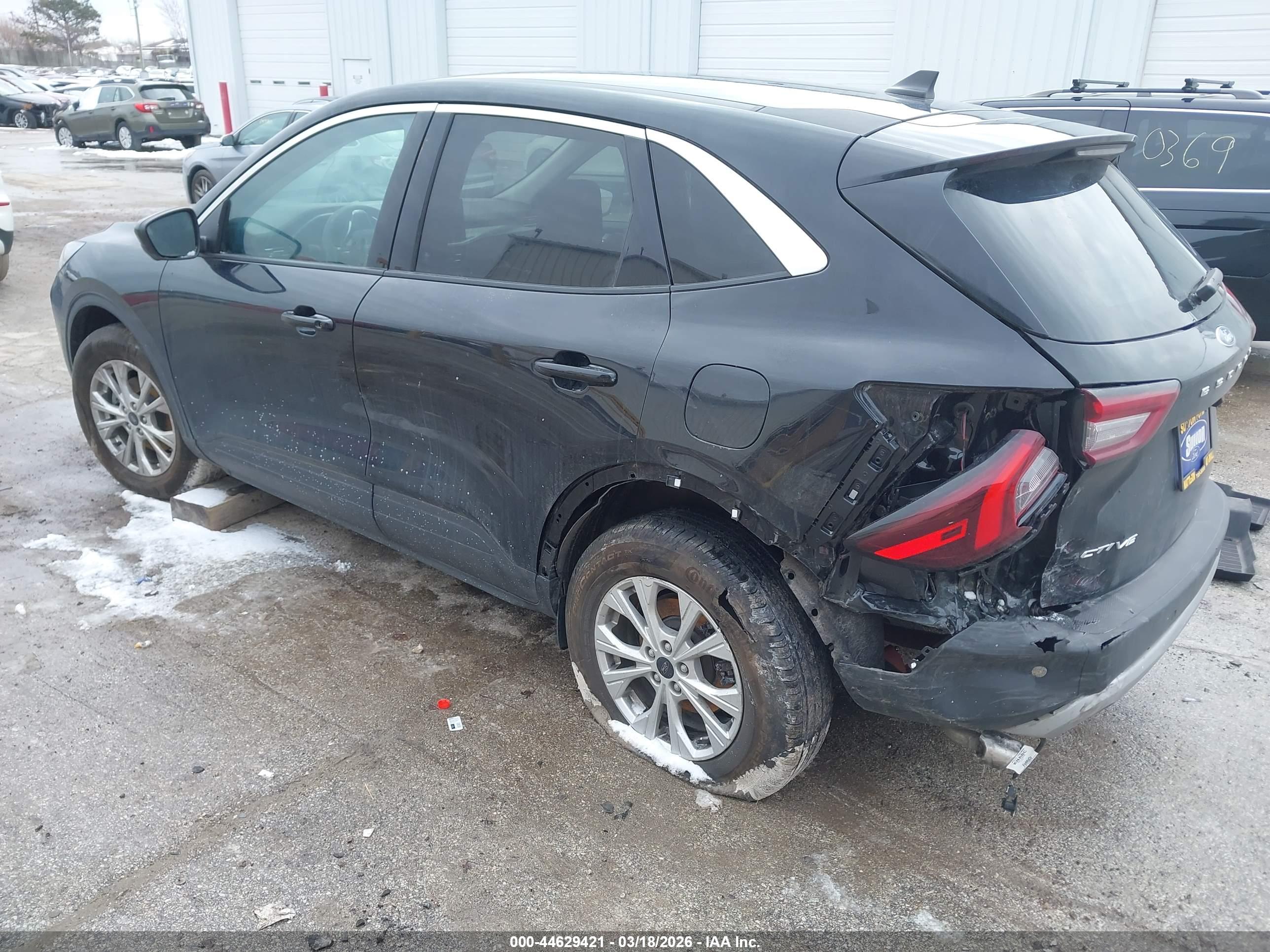 FORD ESCAPE image 3