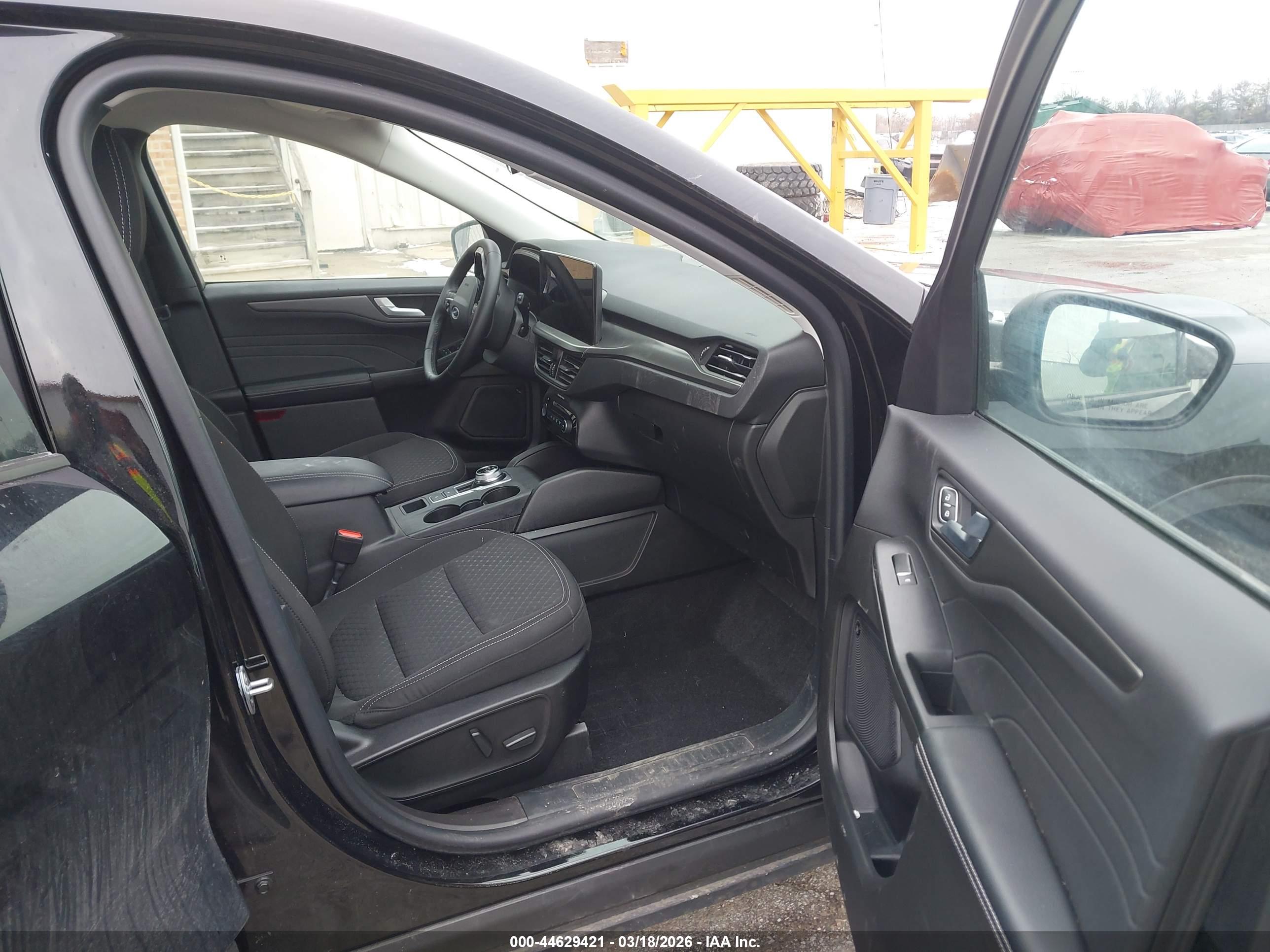 FORD ESCAPE image 5