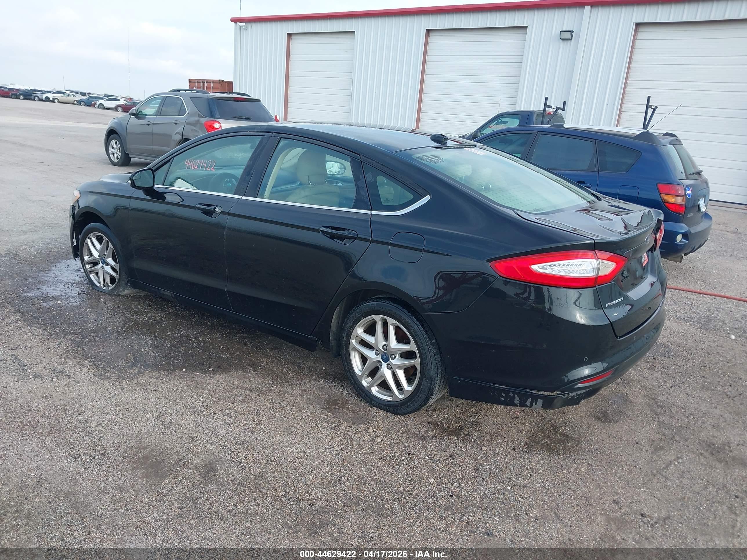 FORD FUSION image 3