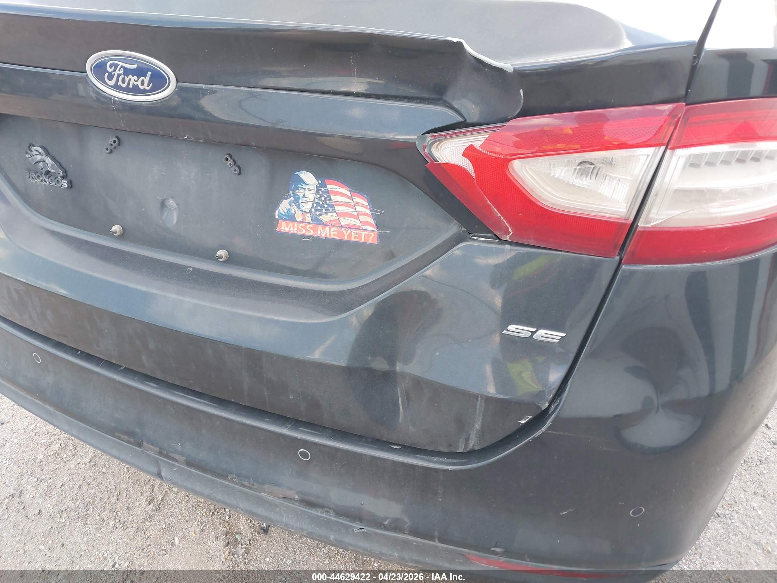 FORD FUSION image 6