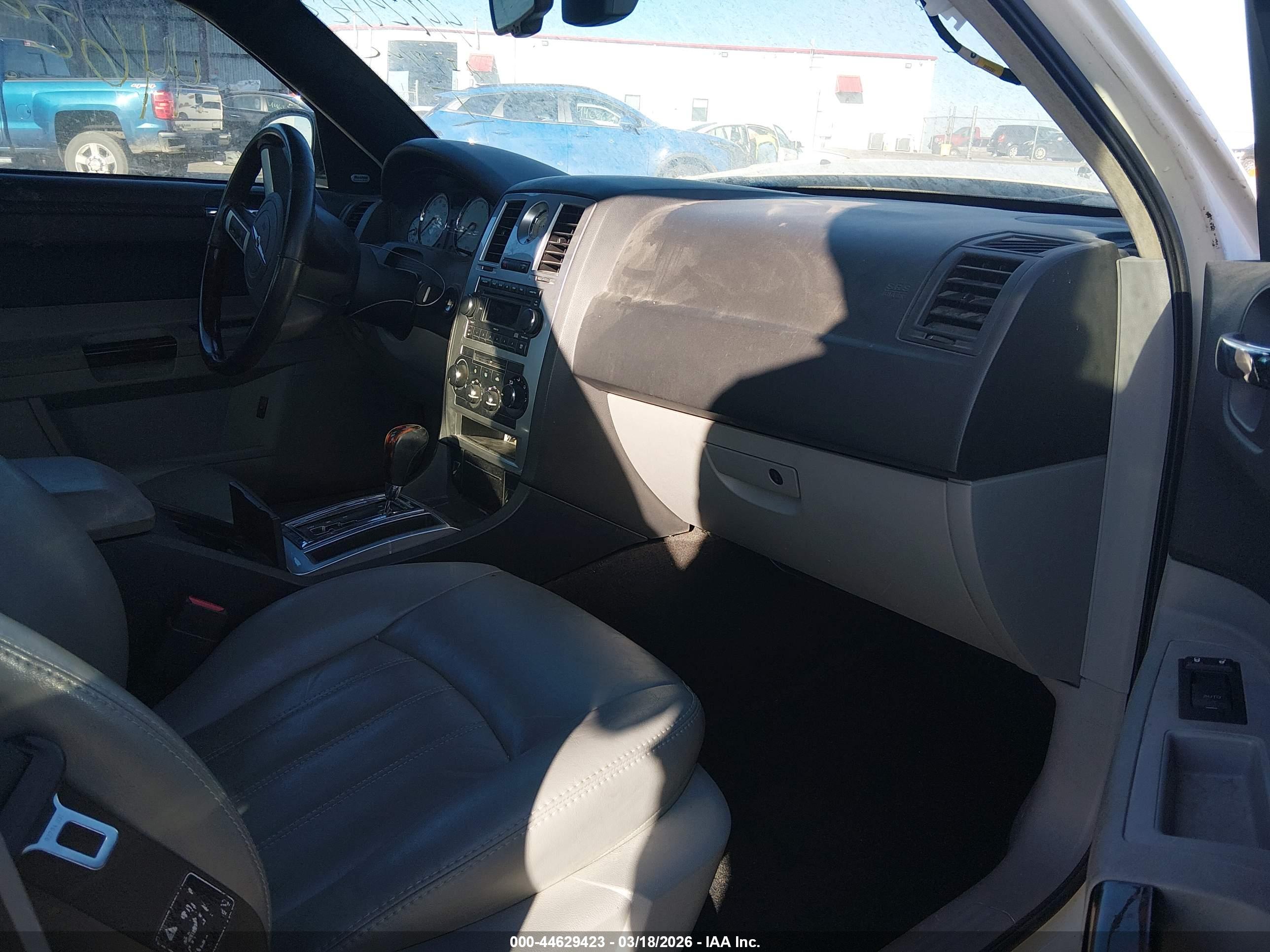 CHRYSLER 300C image 5