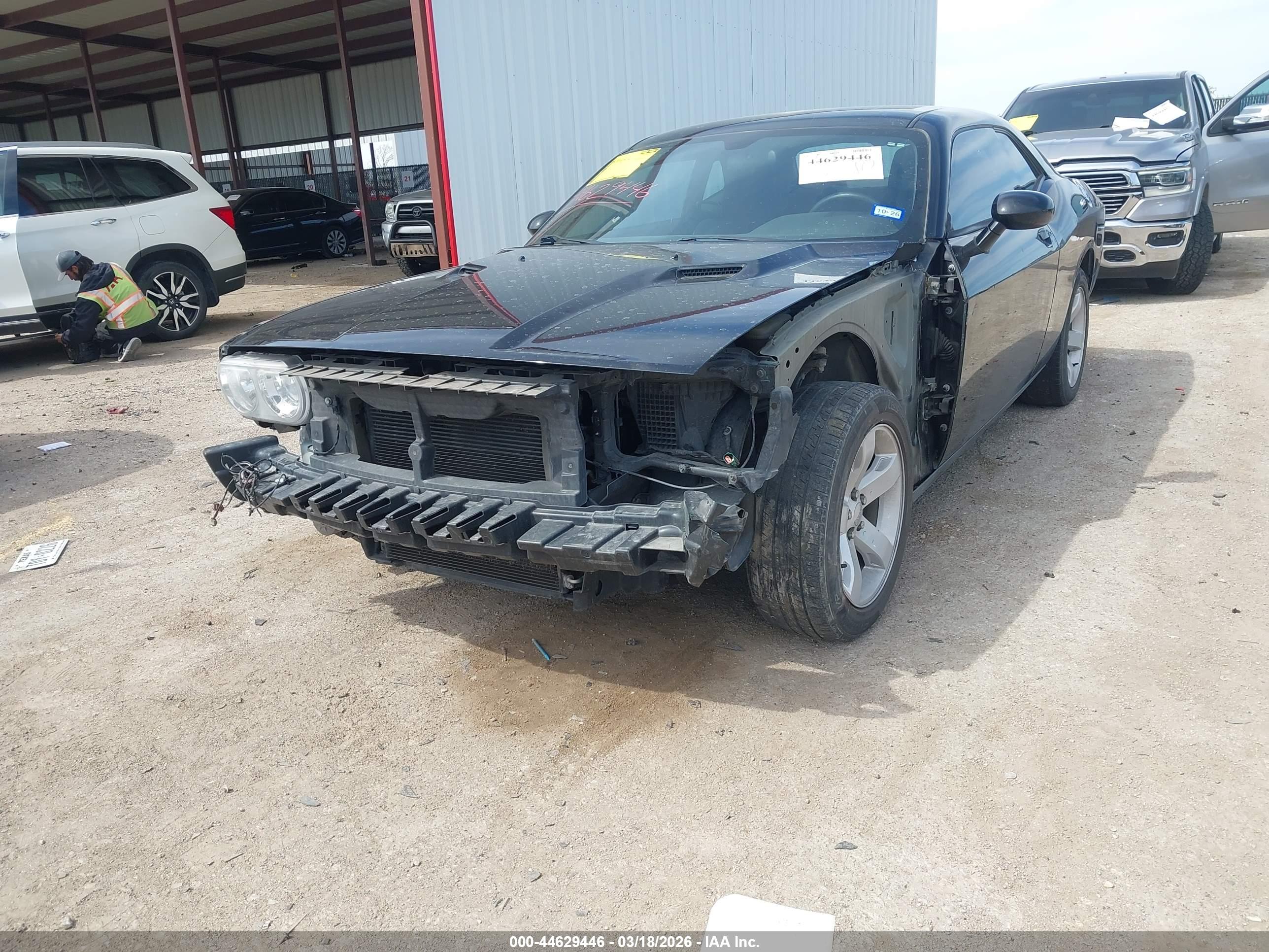 DODGE CHALLENGER image 2