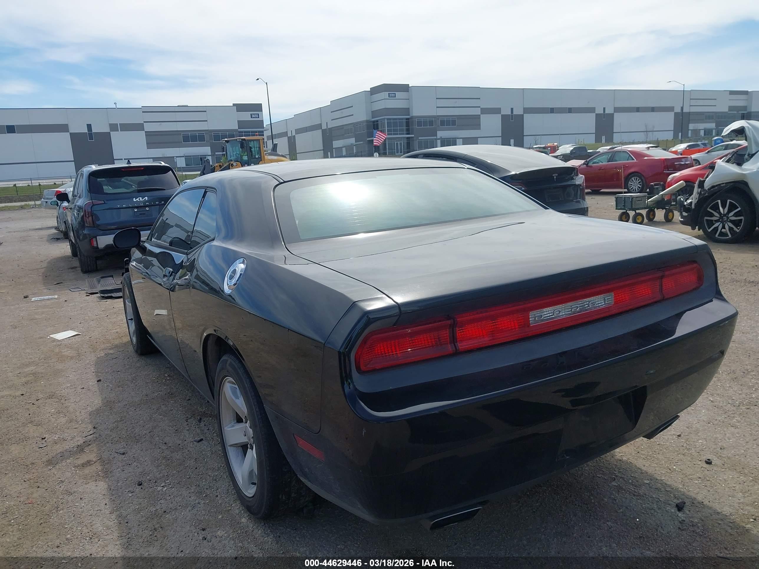 DODGE CHALLENGER image 3