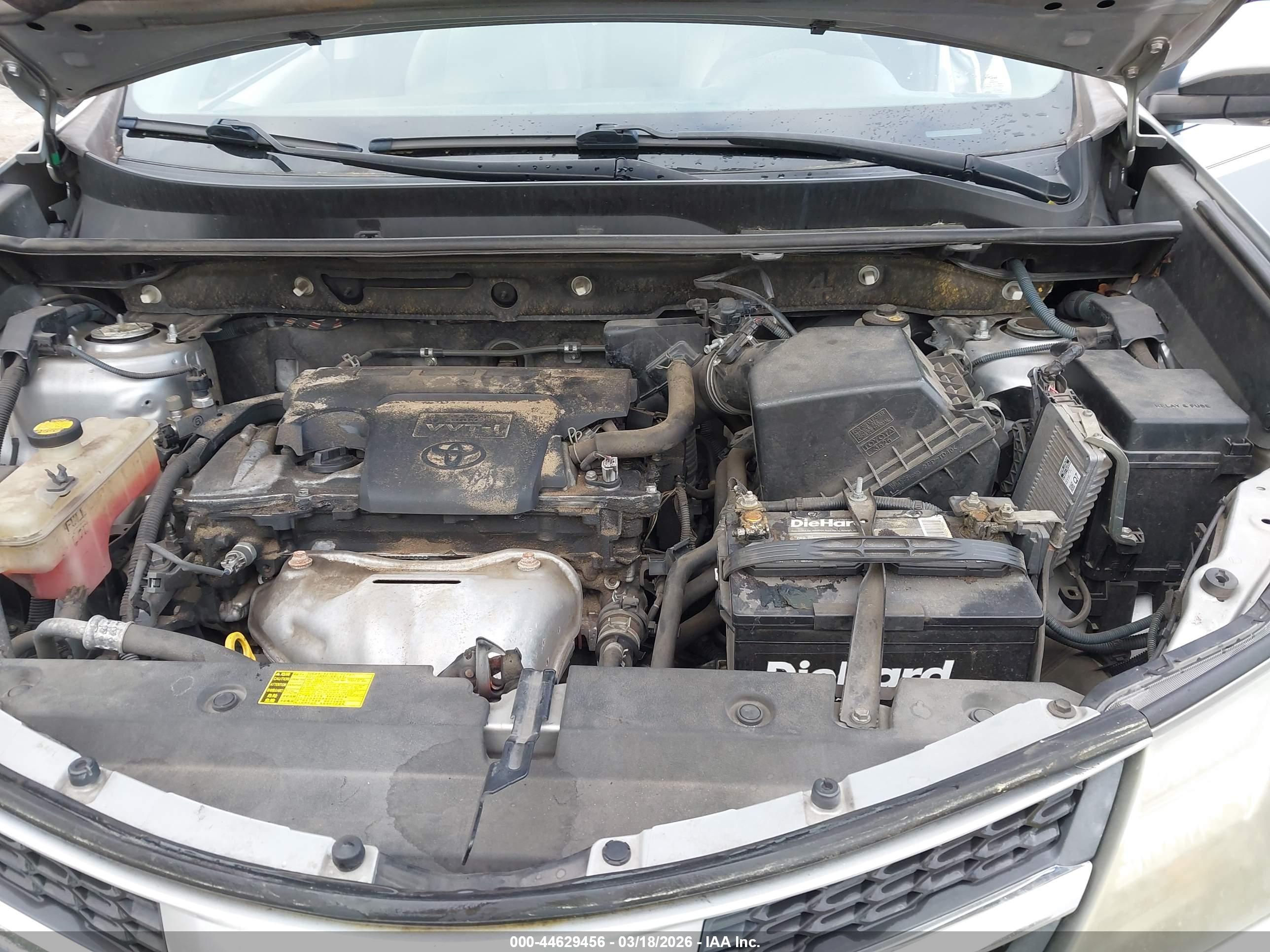 TOYOTA RAV4 image 10