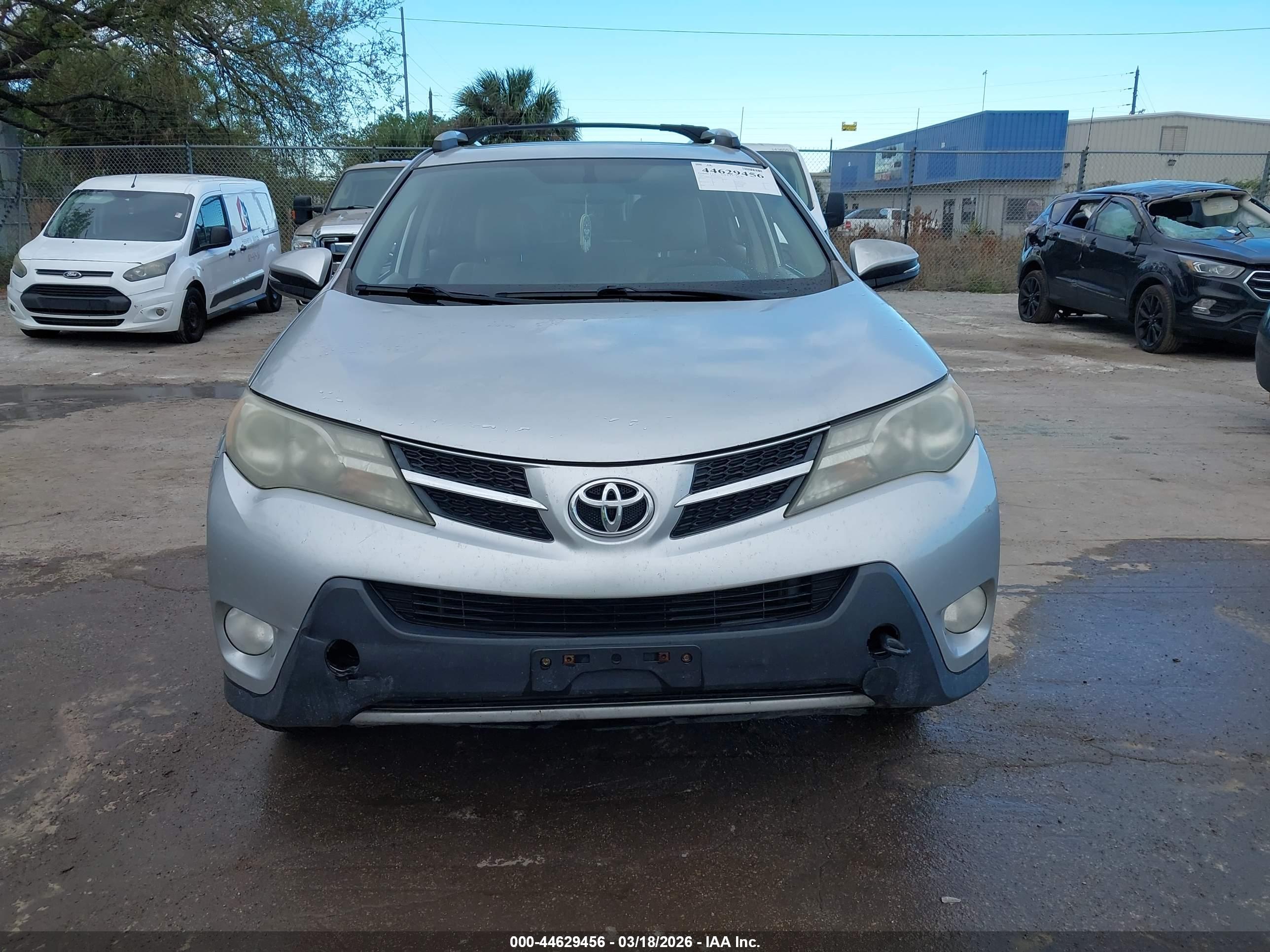 TOYOTA RAV4 image 6