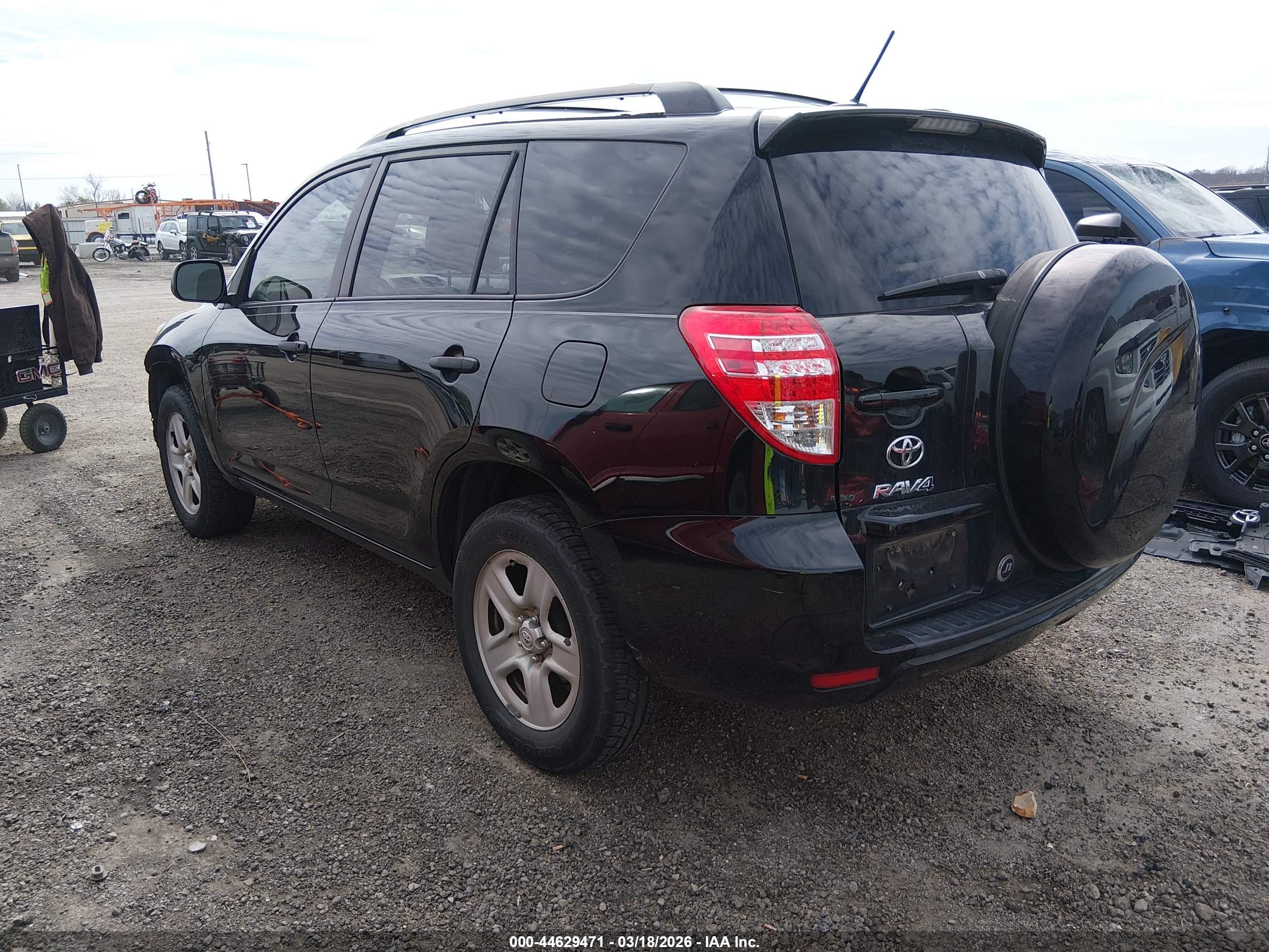 TOYOTA RAV4 image 3