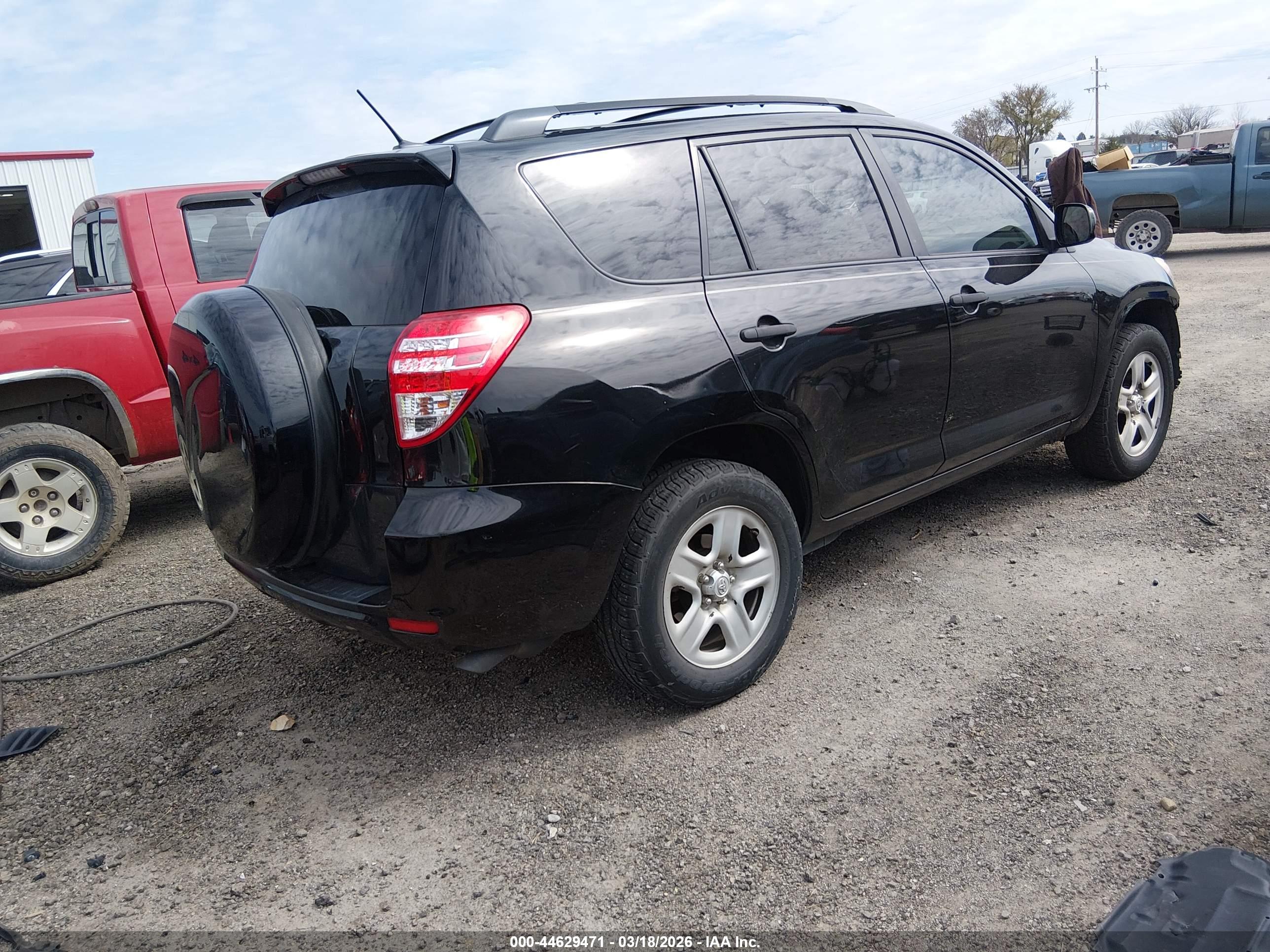 TOYOTA RAV4 image 4