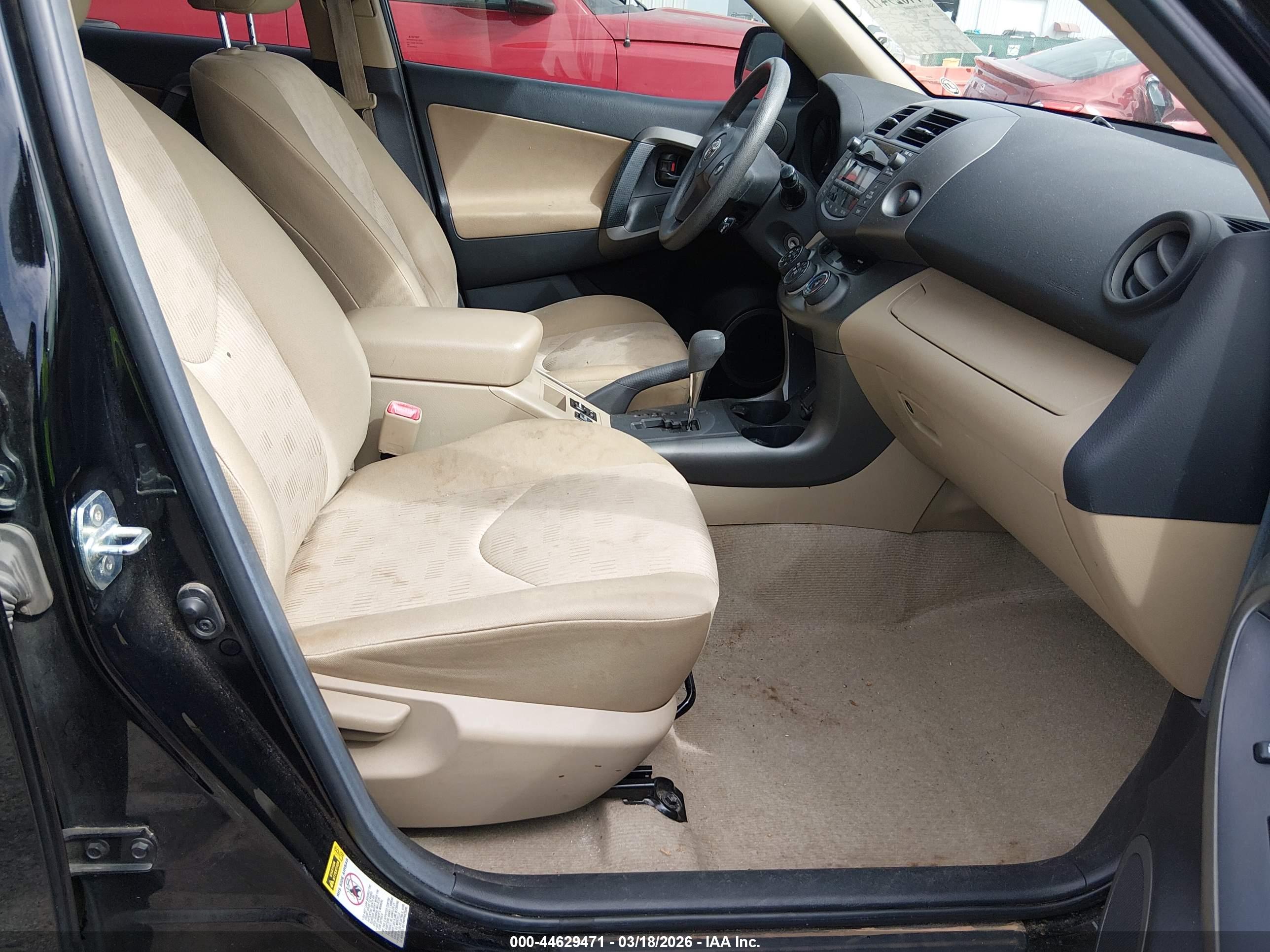 TOYOTA RAV4 image 5