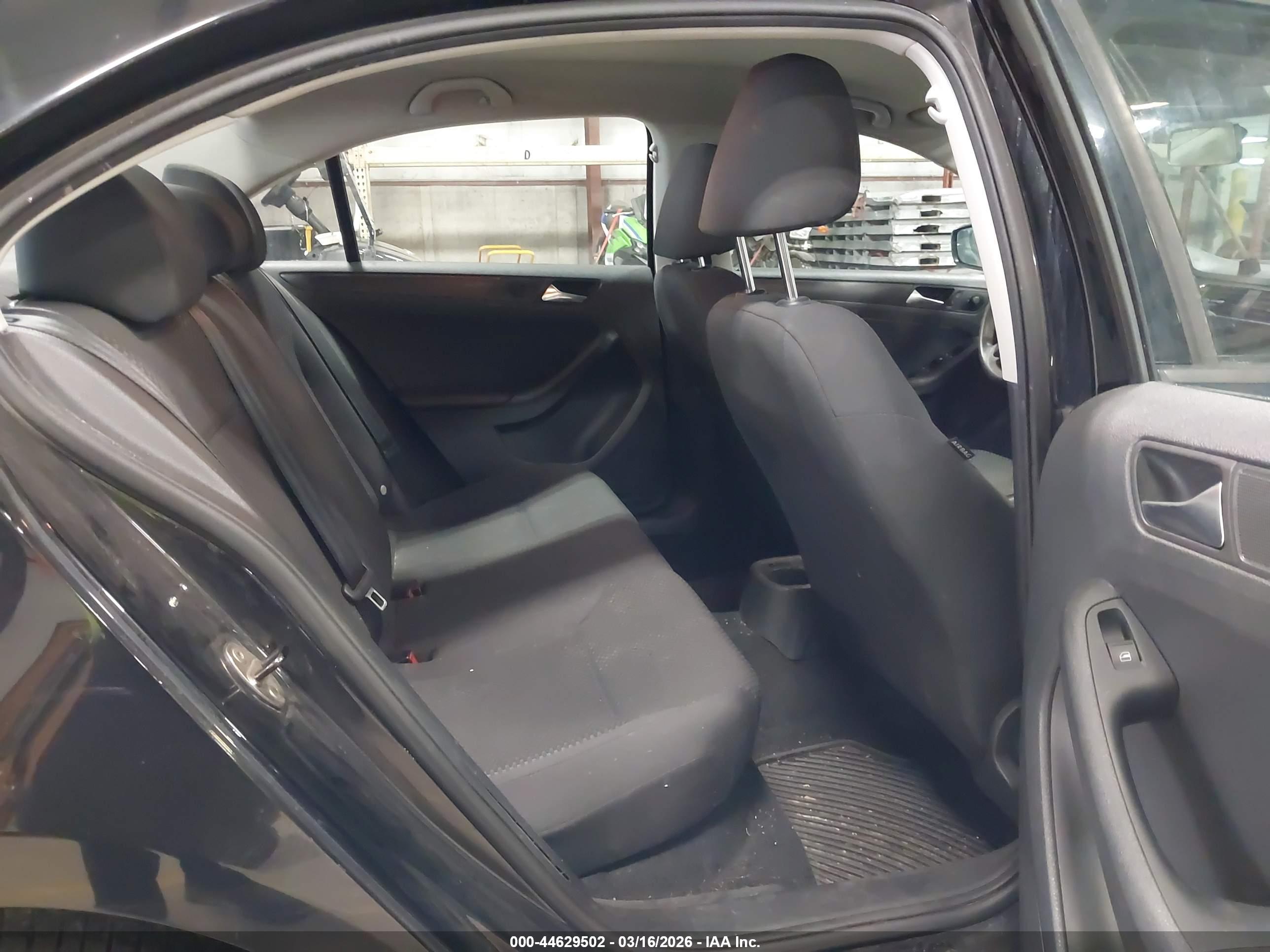 VOLKSWAGEN JETTA image 8