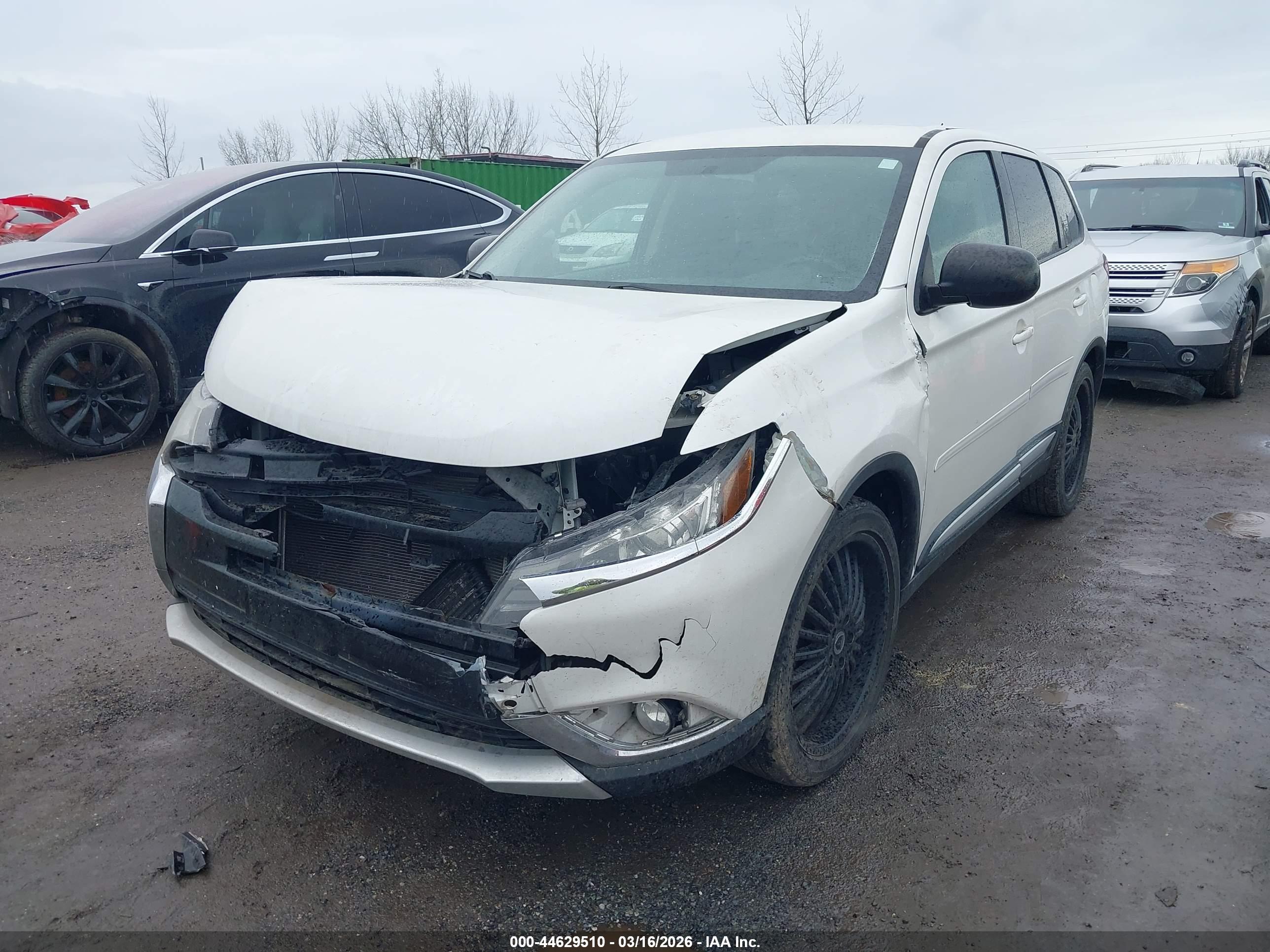 MITSUBISHI OUTLANDER image 6