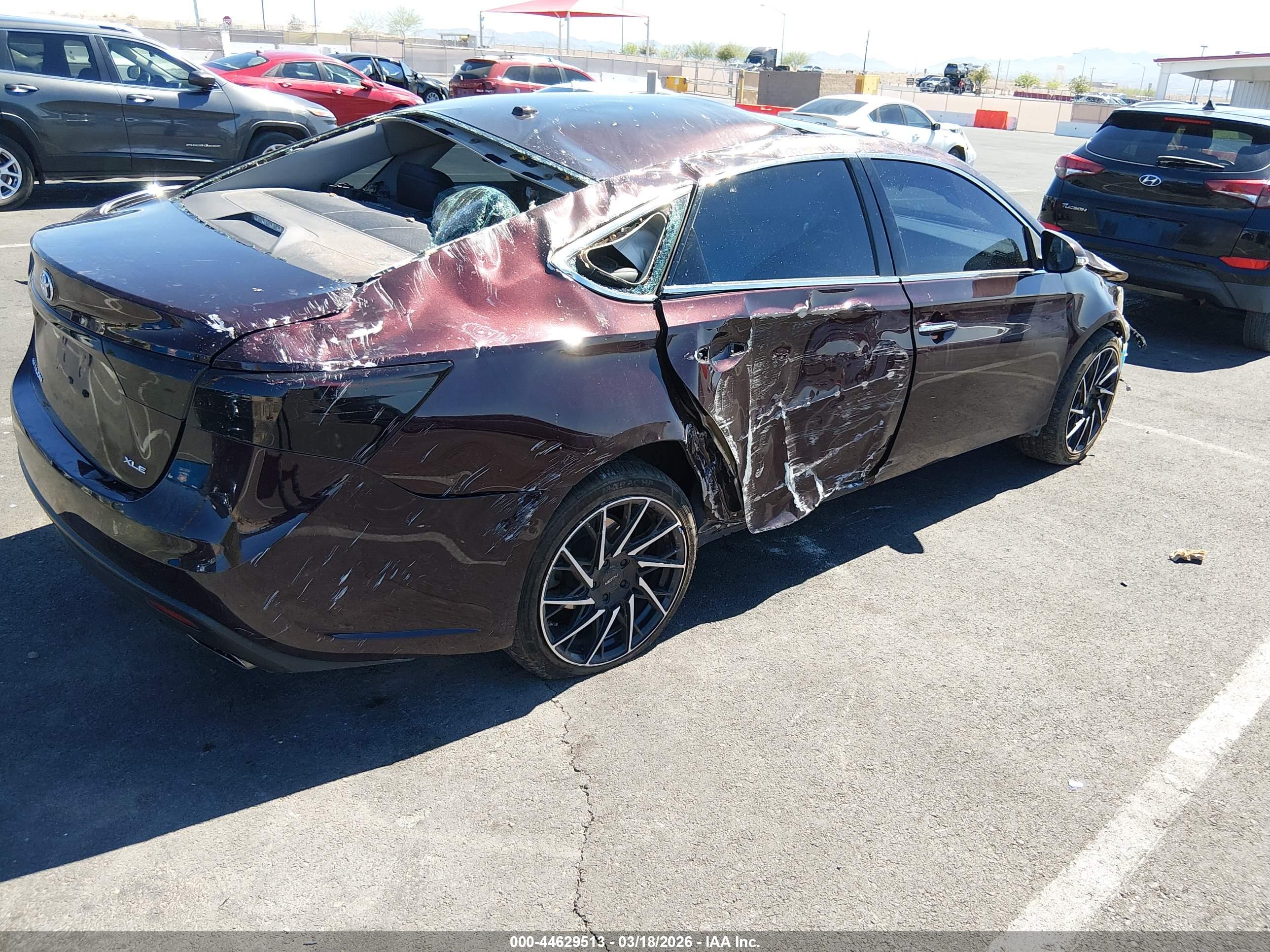 TOYOTA AVALON image 4