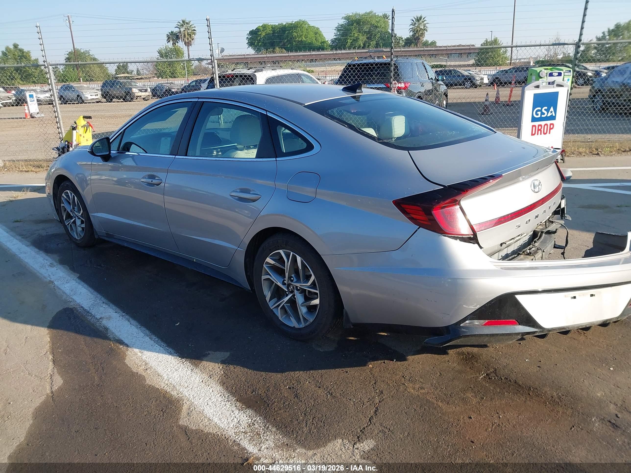 HYUNDAI SONATA image 3