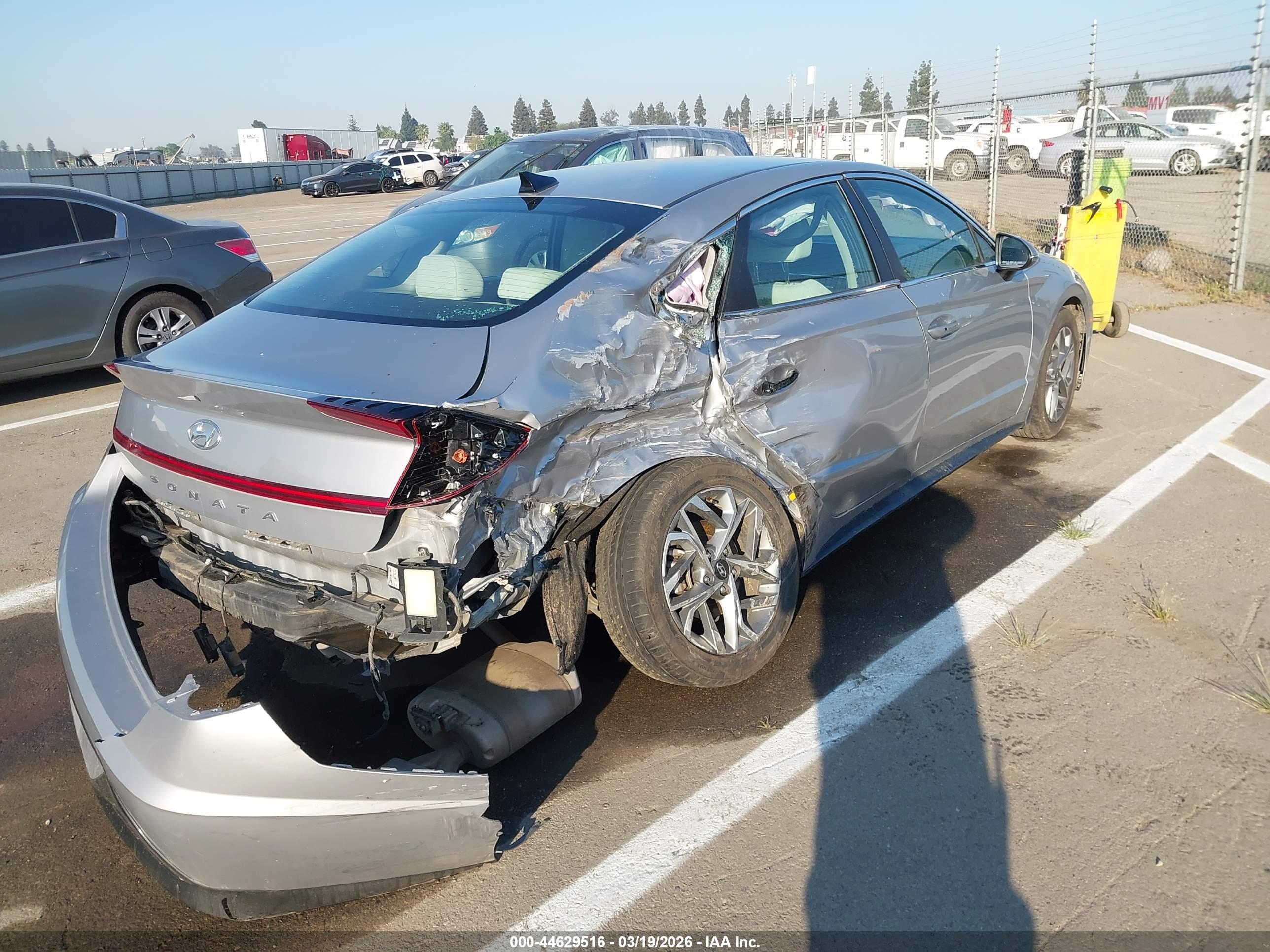 HYUNDAI SONATA image 4