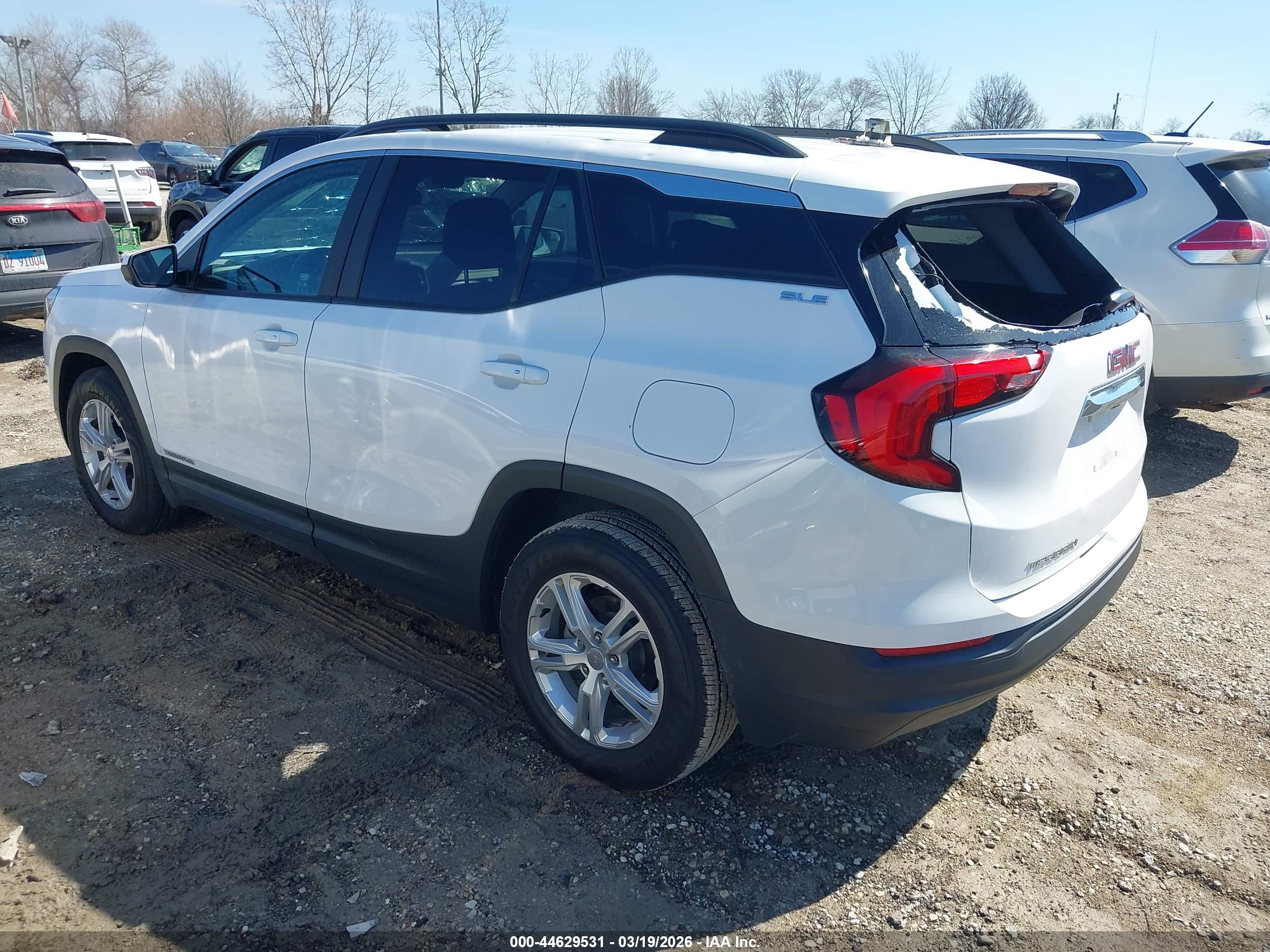 GMC TERRAIN image 3