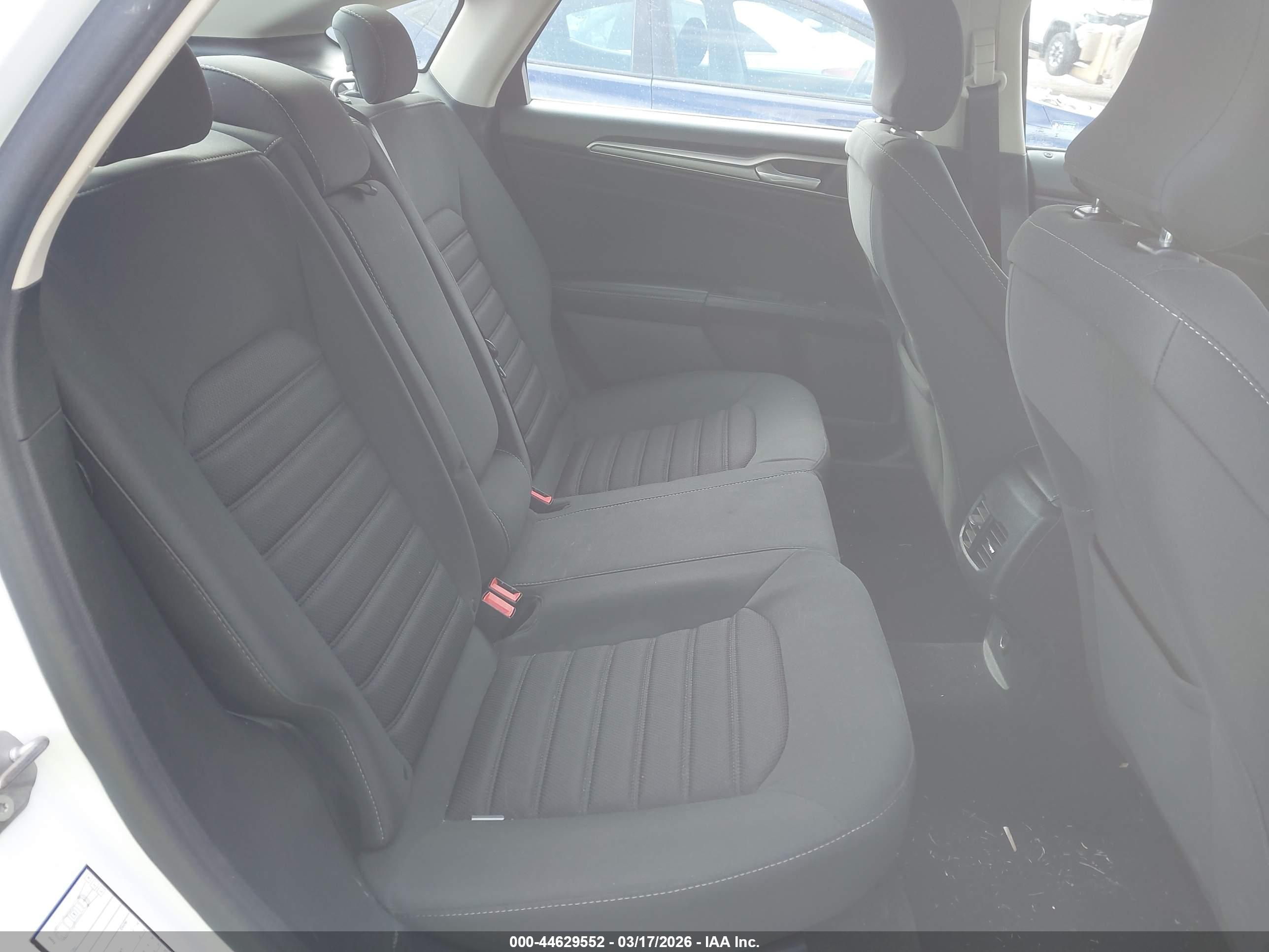 FORD FUSION image 8