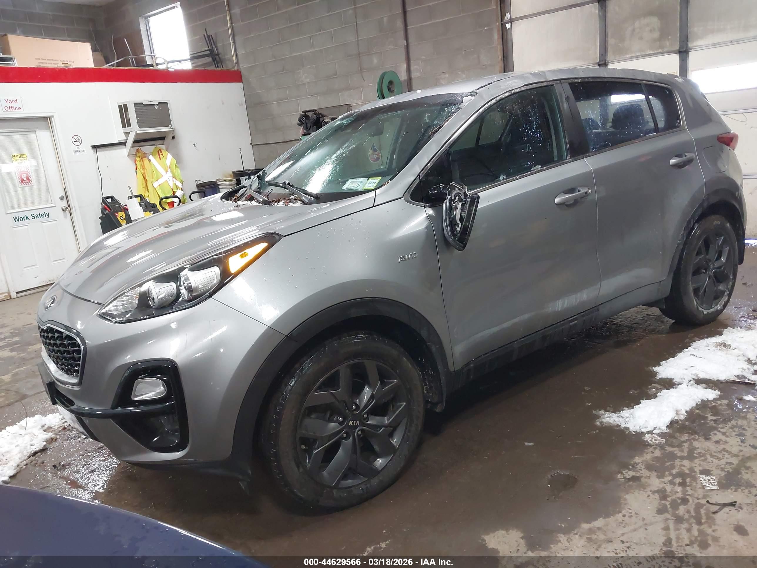 KIA SPORTAGE image 2