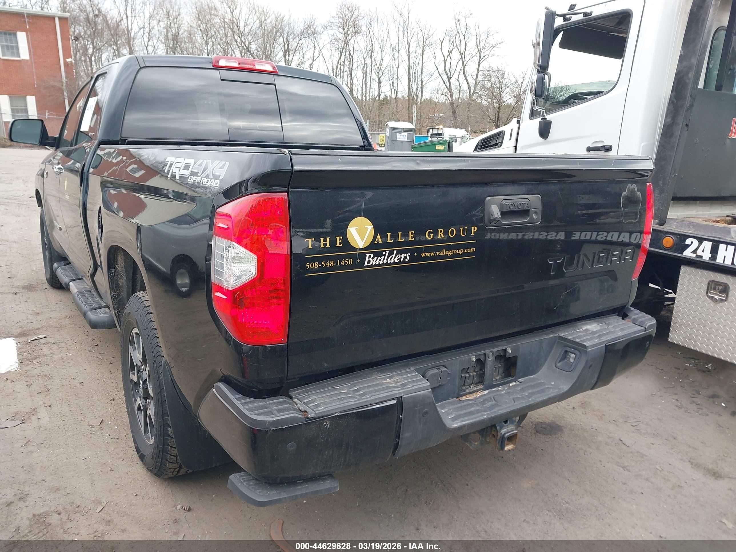TOYOTA TUNDRA image 3