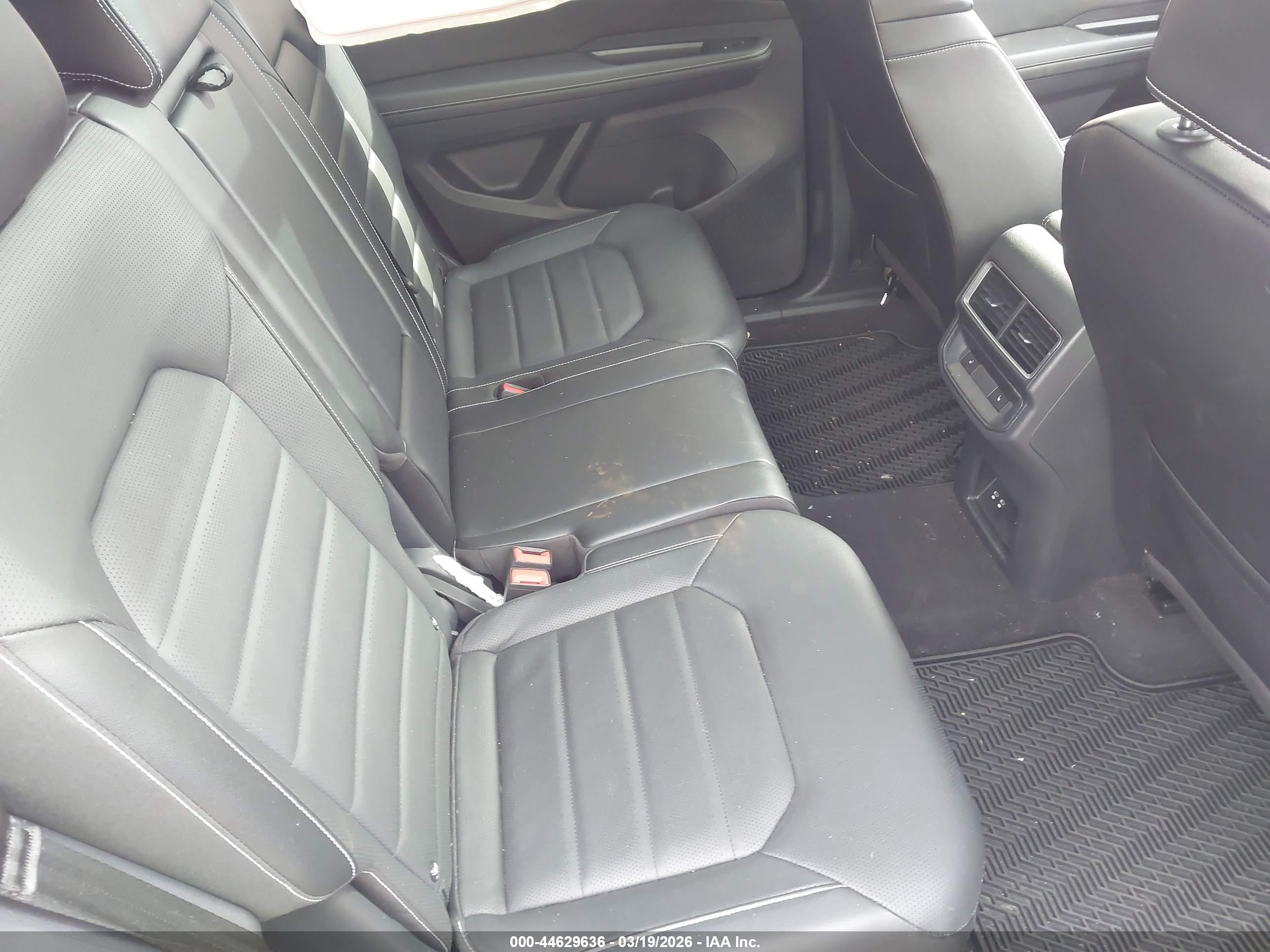 VOLKSWAGEN ATLAS image 8