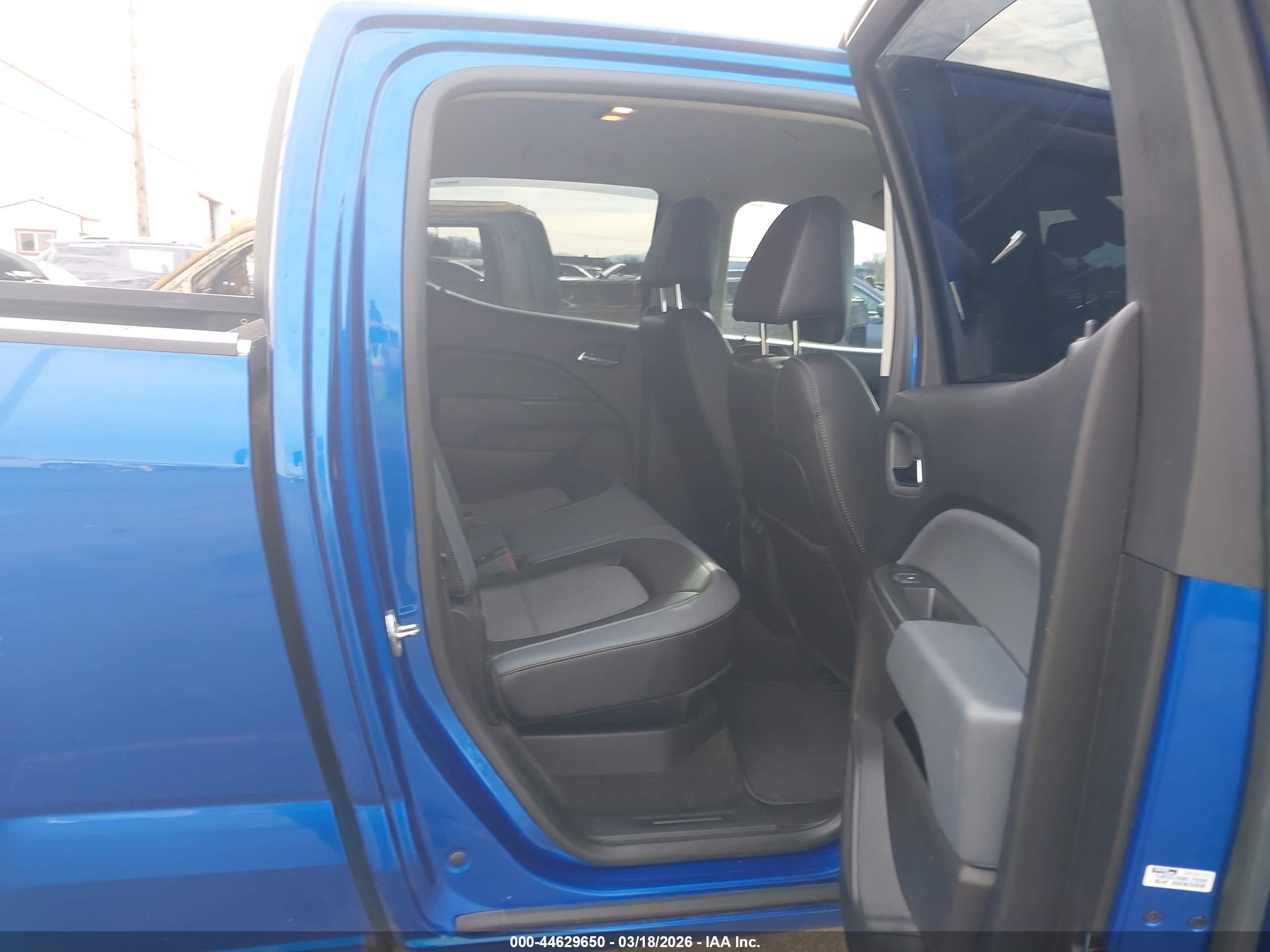CHEVROLET COLORADO image 8
