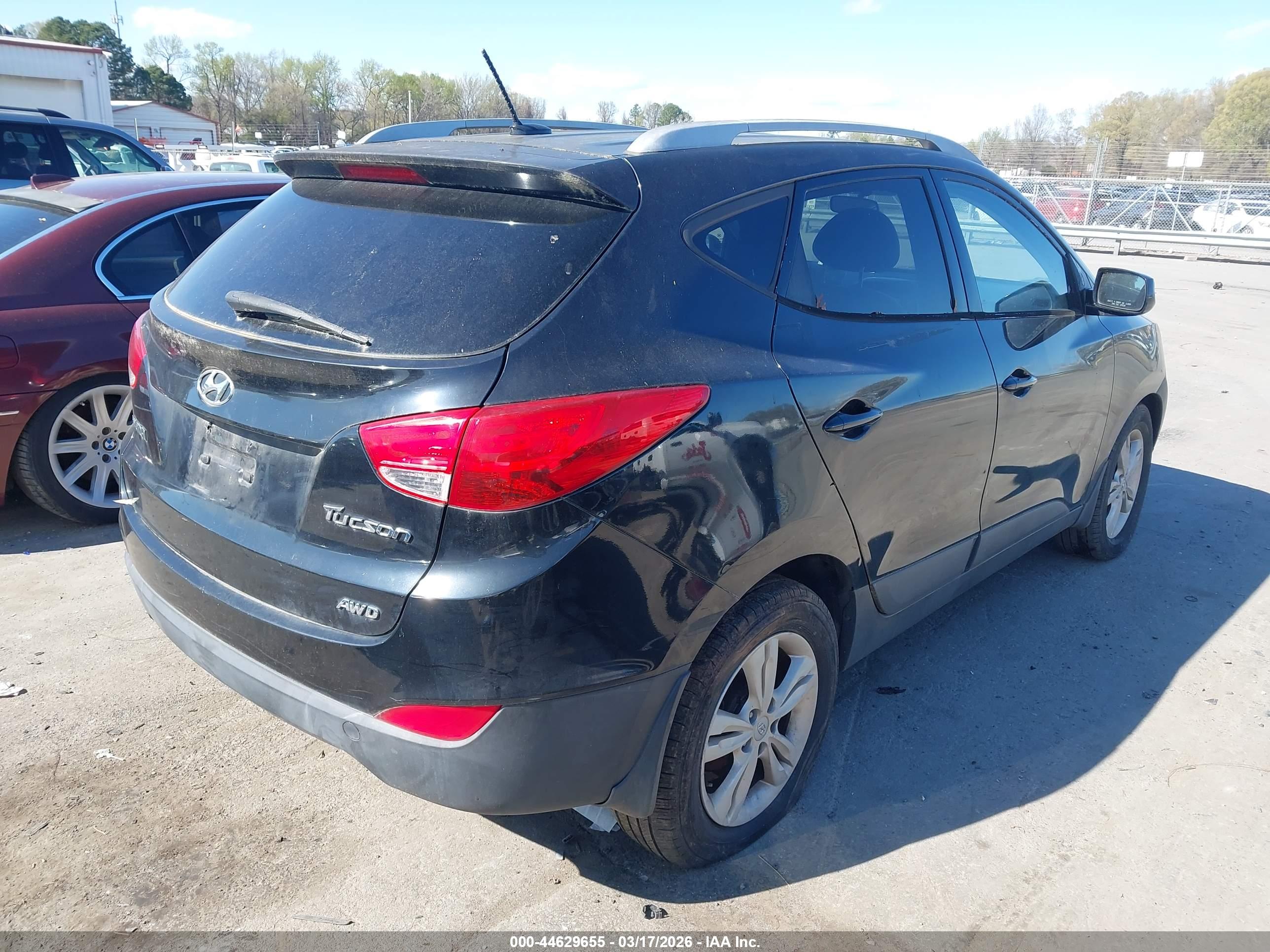 HYUNDAI TUCSON image 4