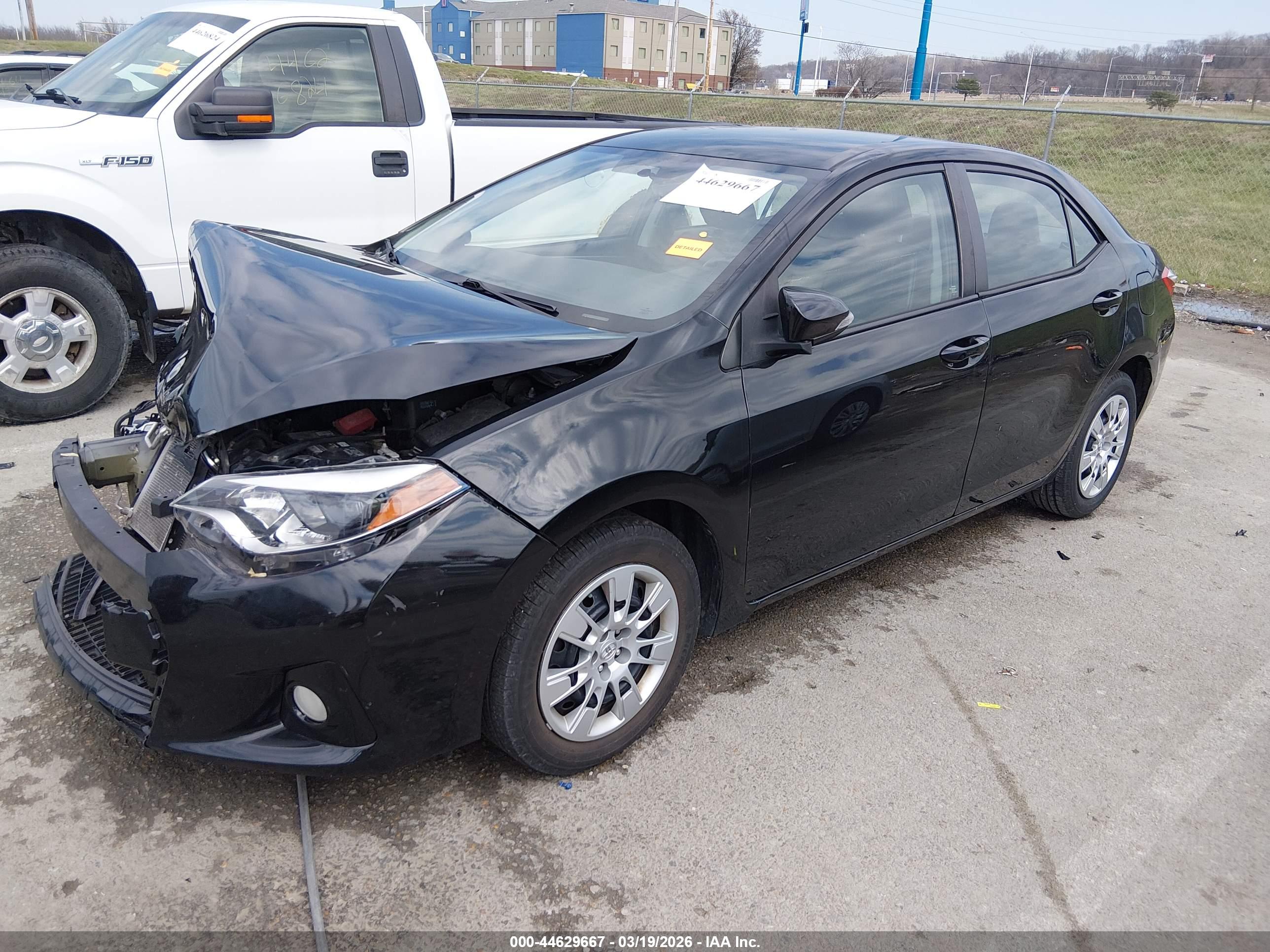 TOYOTA COROLLA image 2