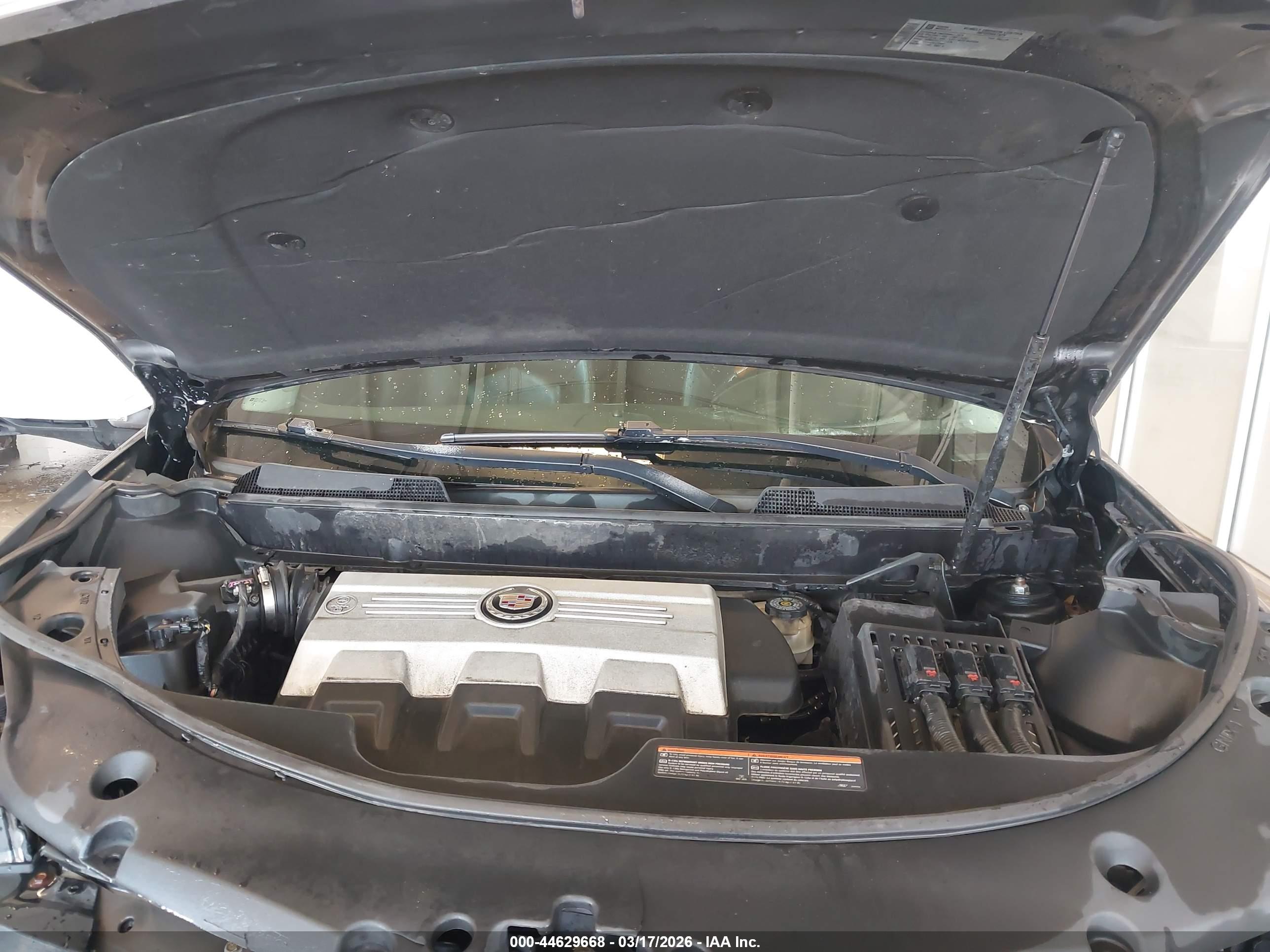 CADILLAC SRX image 10