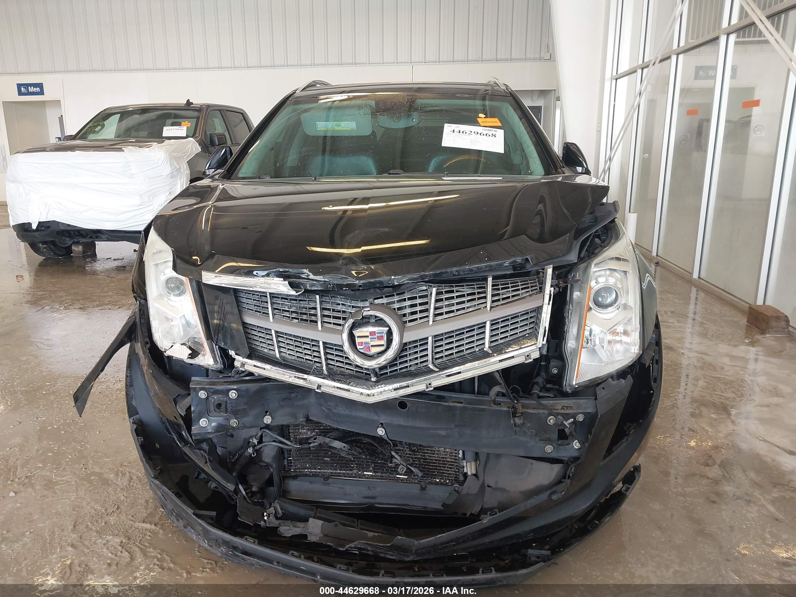 CADILLAC SRX image 6