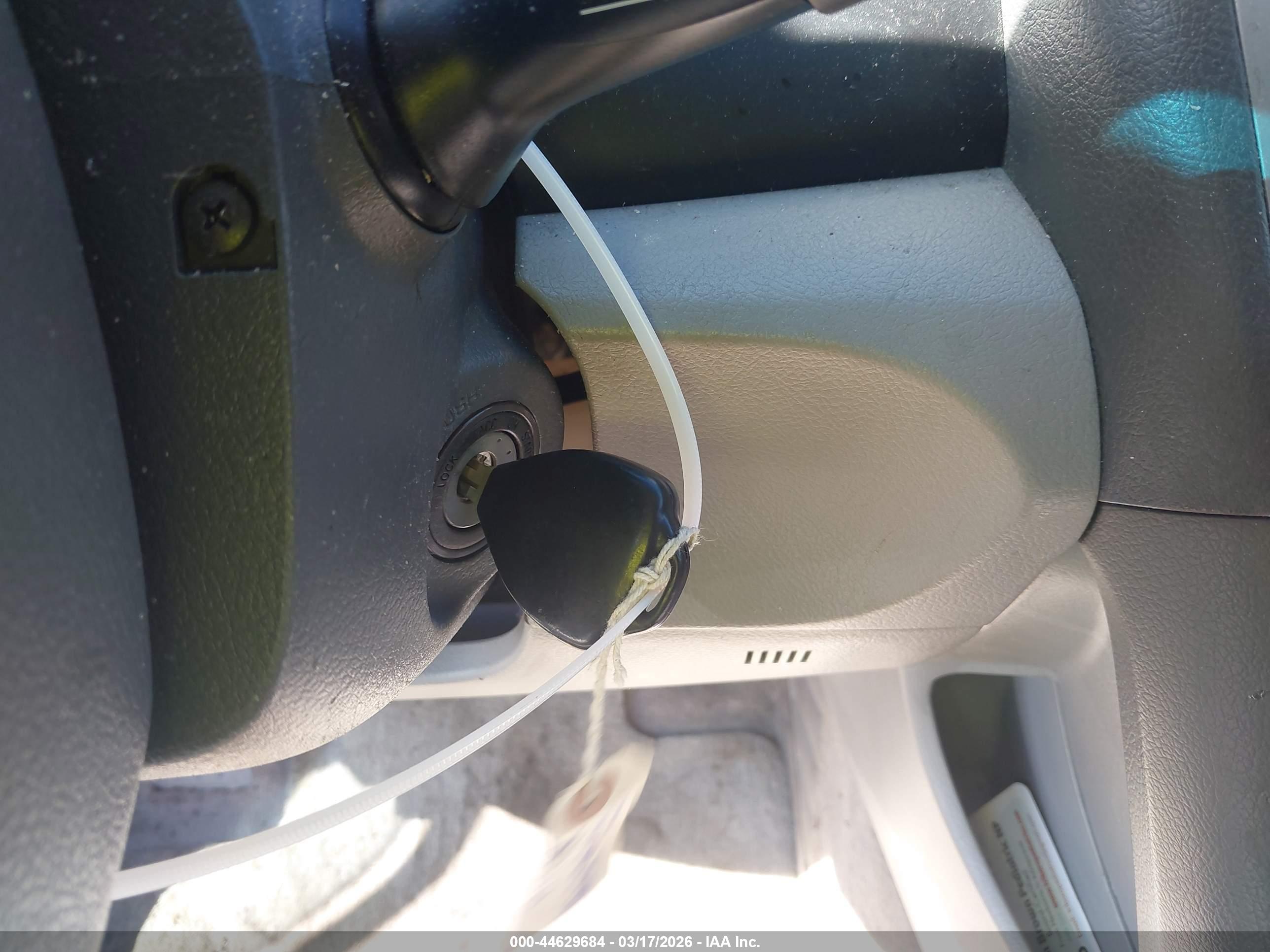 TOYOTA CAMRY image 11