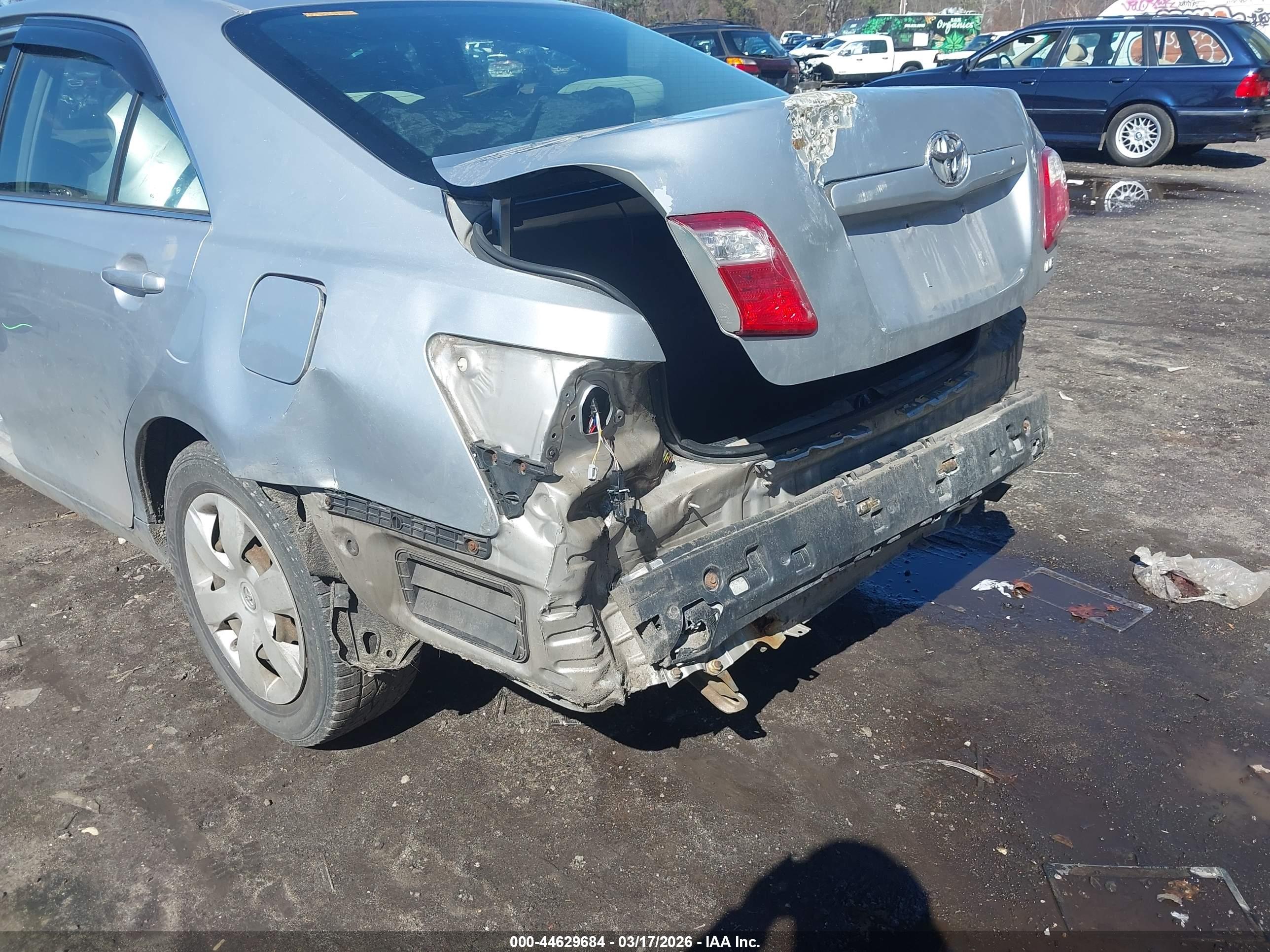 TOYOTA CAMRY image 6