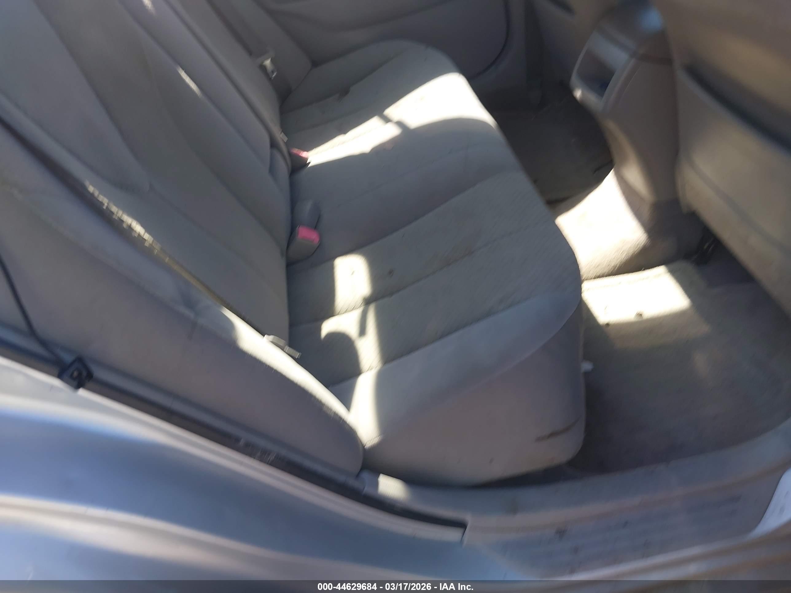 TOYOTA CAMRY image 8
