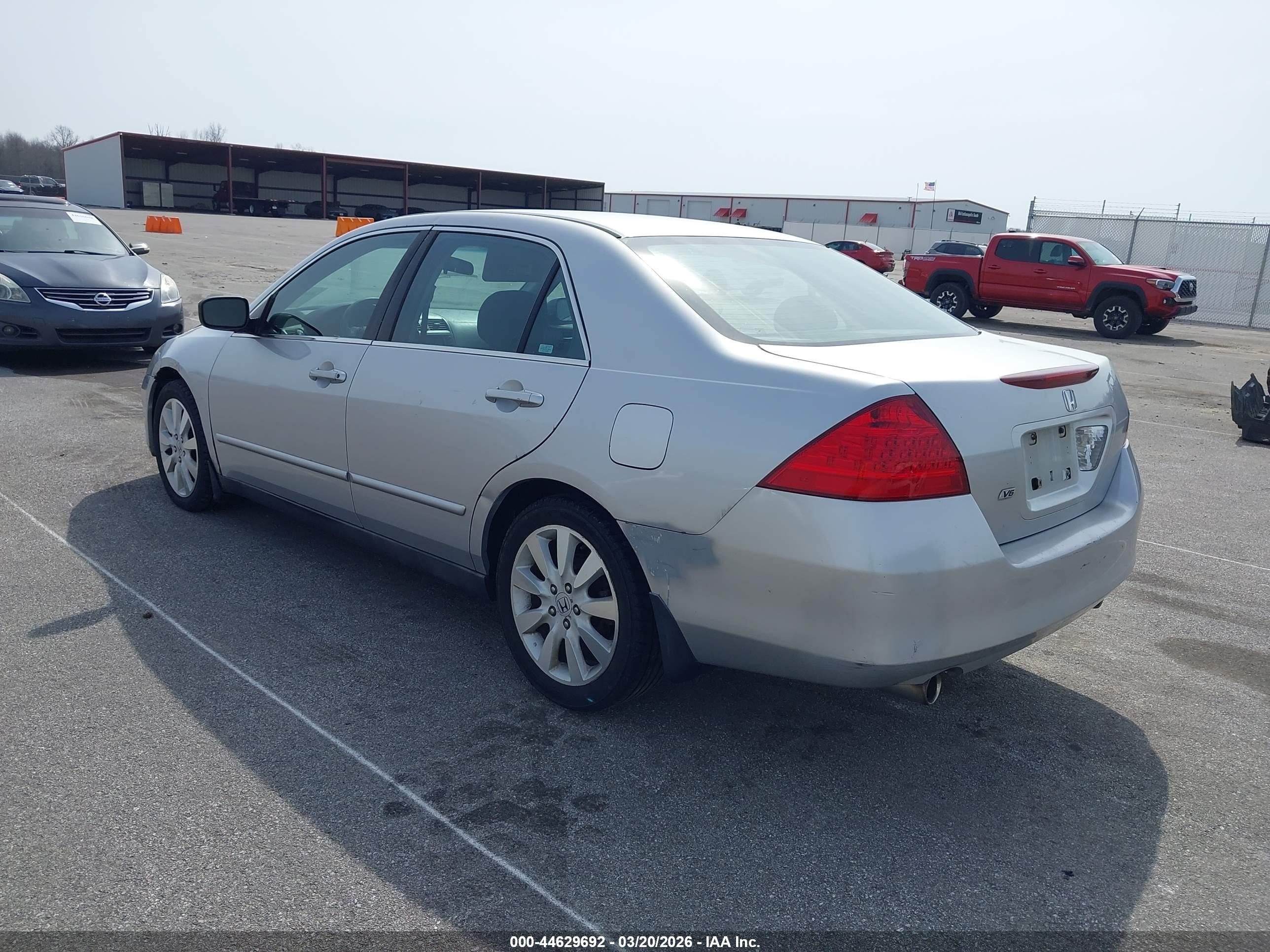 HONDA ACCORD image 3