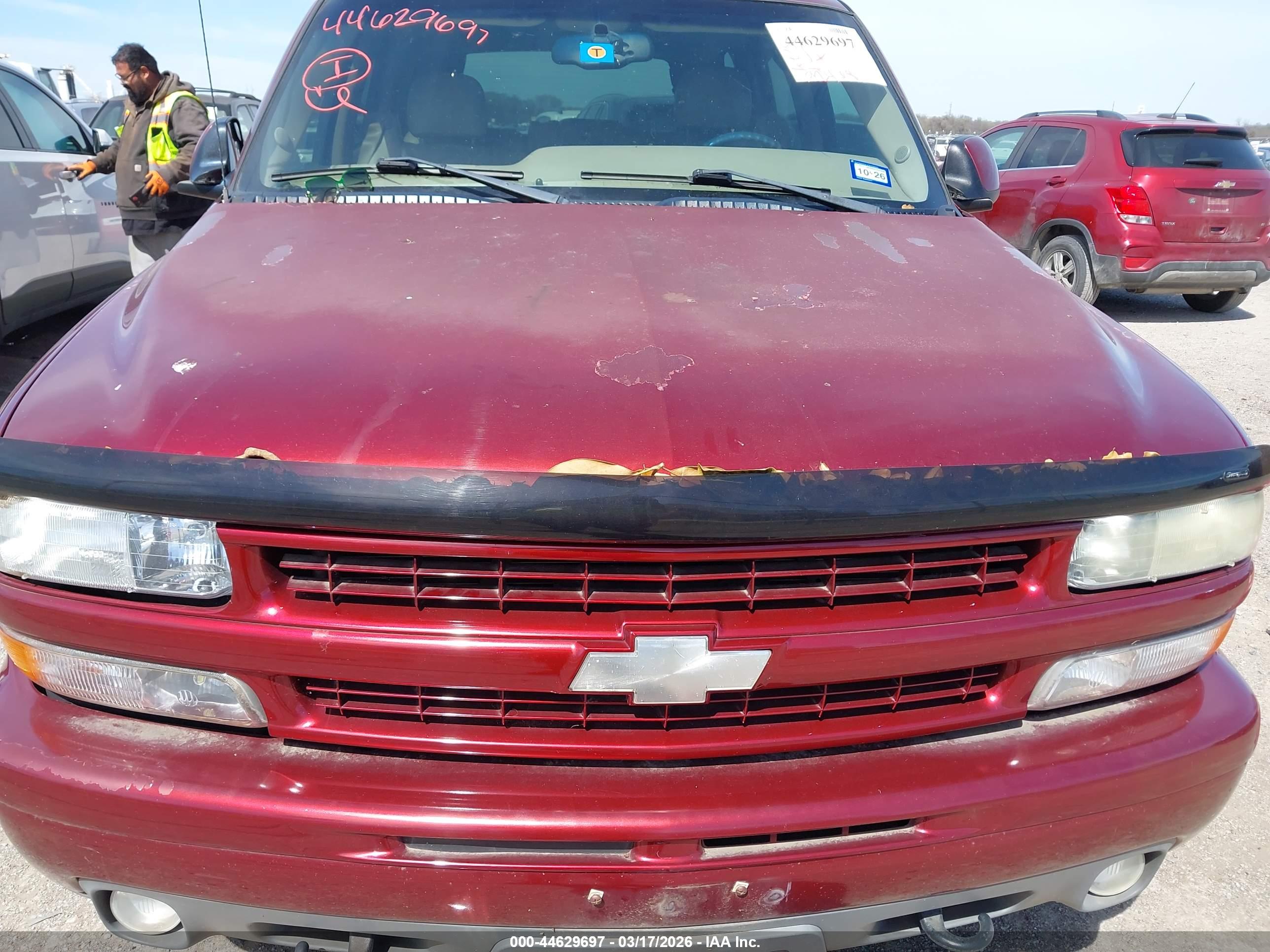 CHEVROLET TAHOE image 6