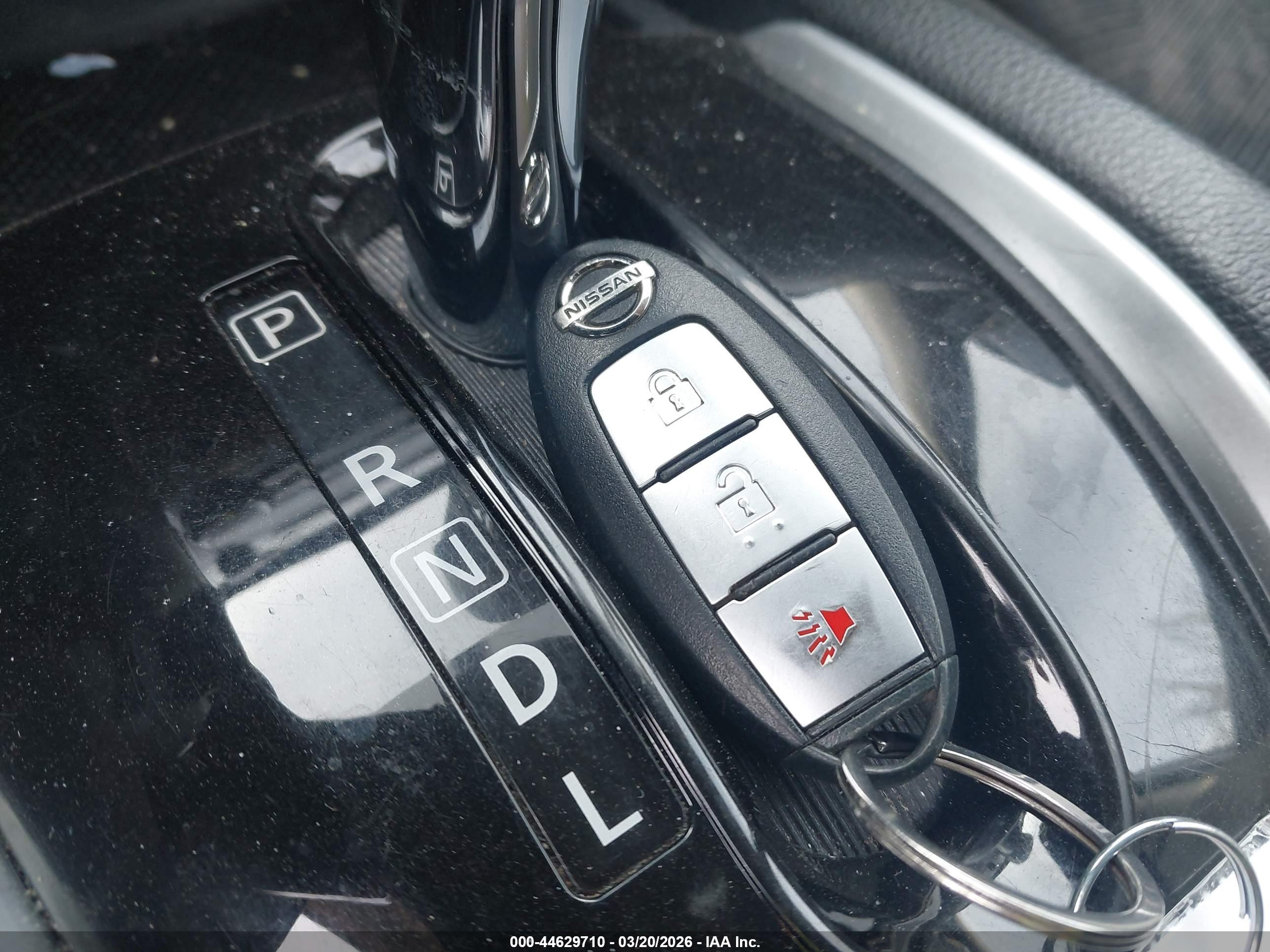 NISSAN ROGUE image 11