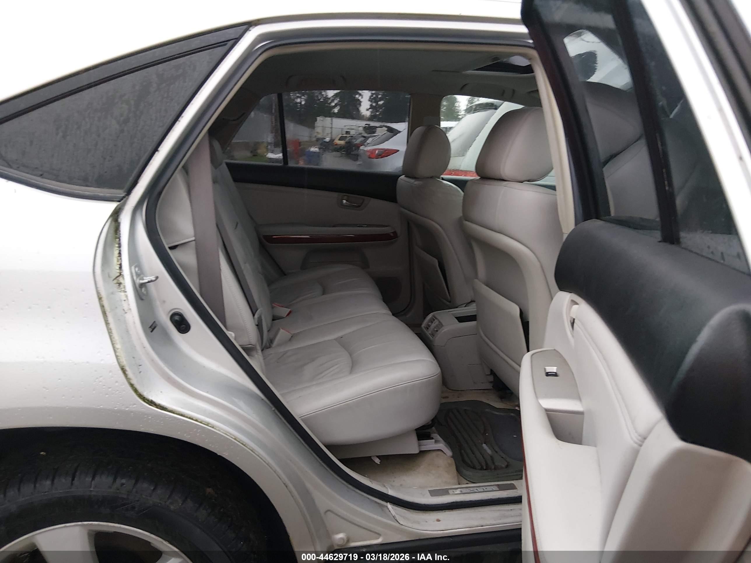 LEXUS RX image 8