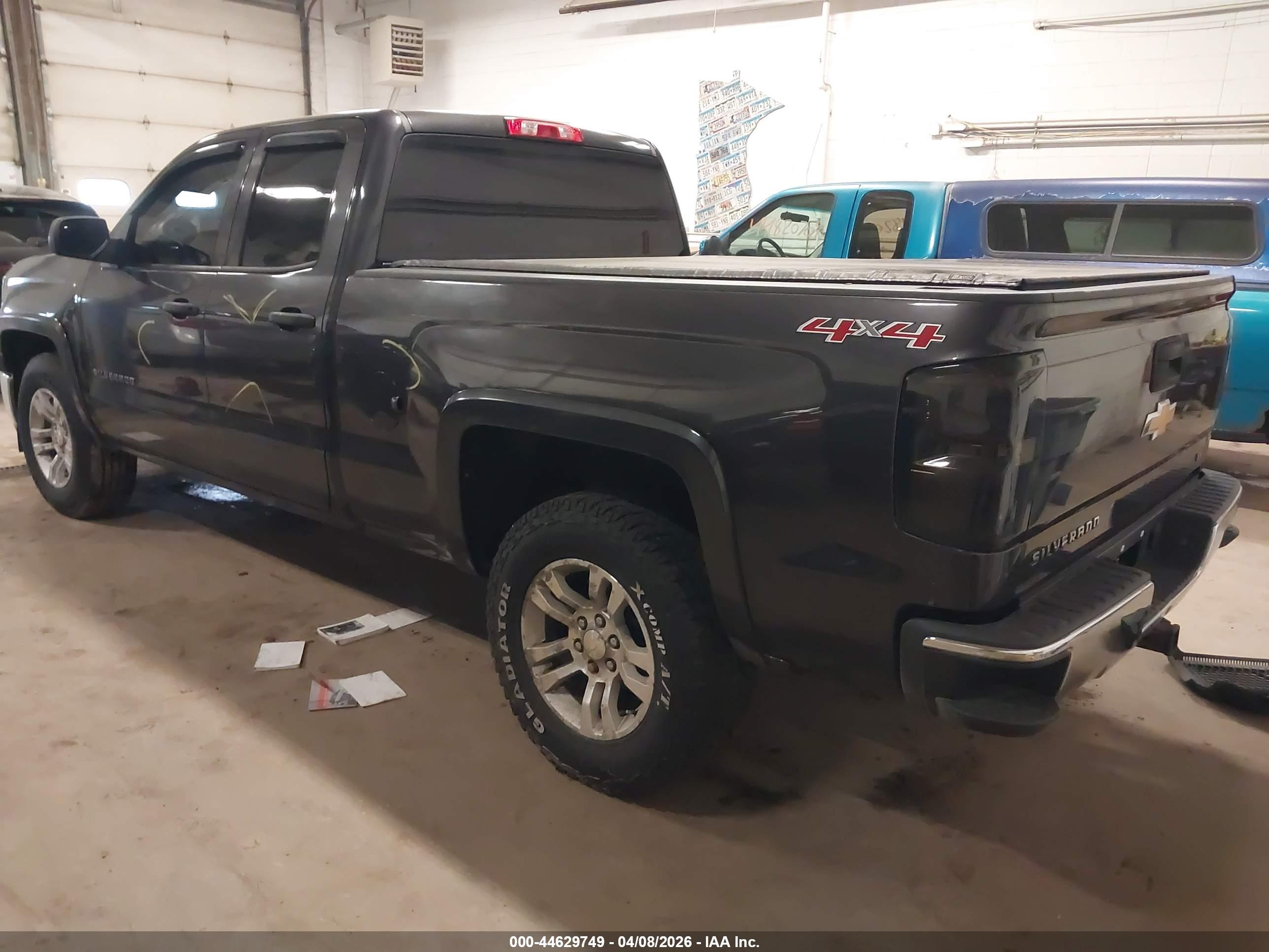 CHEVROLET SILVERADO image 3