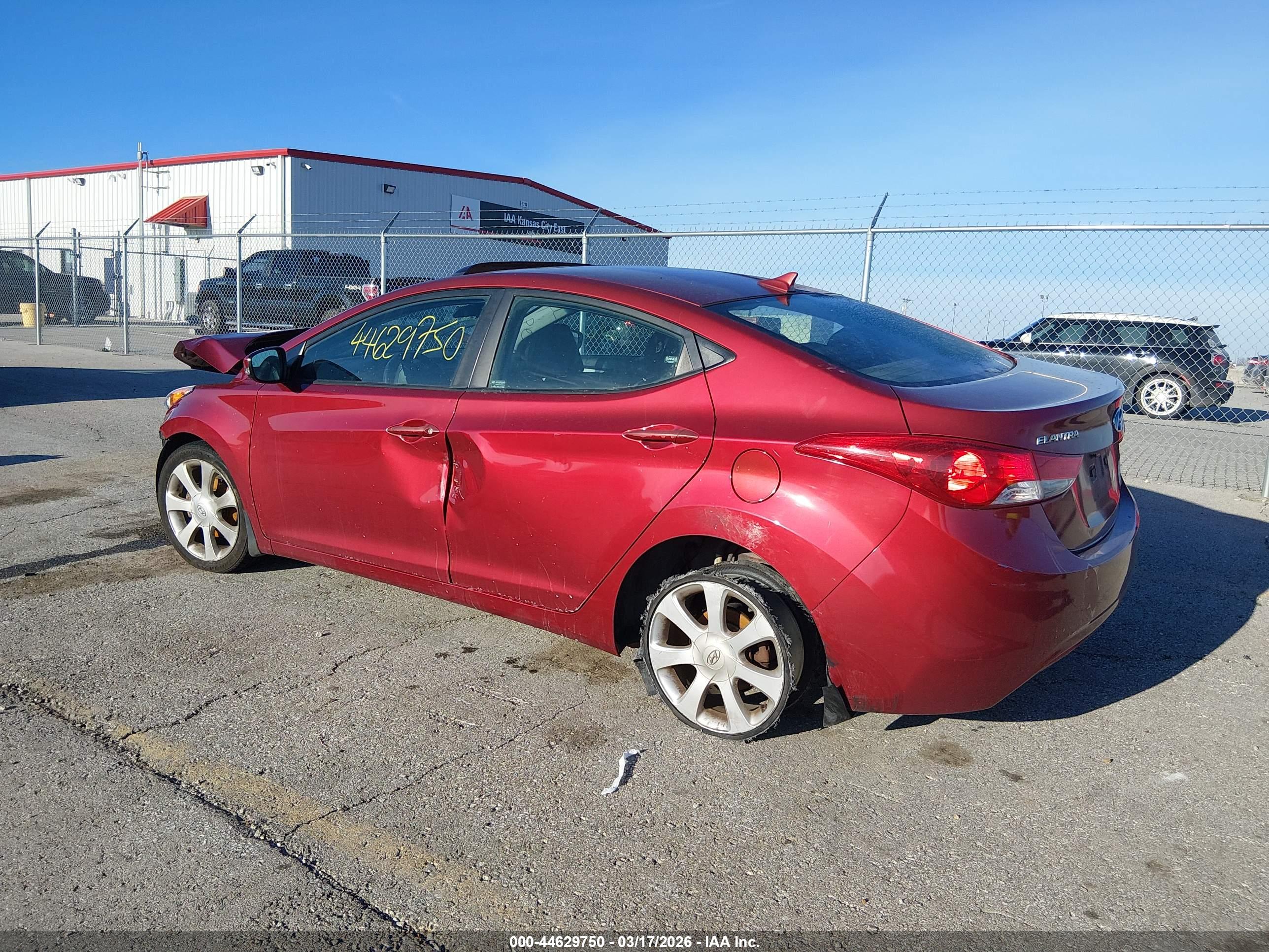 HYUNDAI ELANTRA image 3