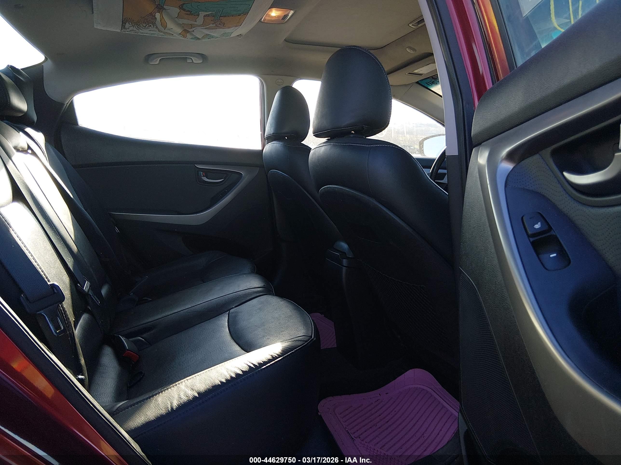 HYUNDAI ELANTRA image 8