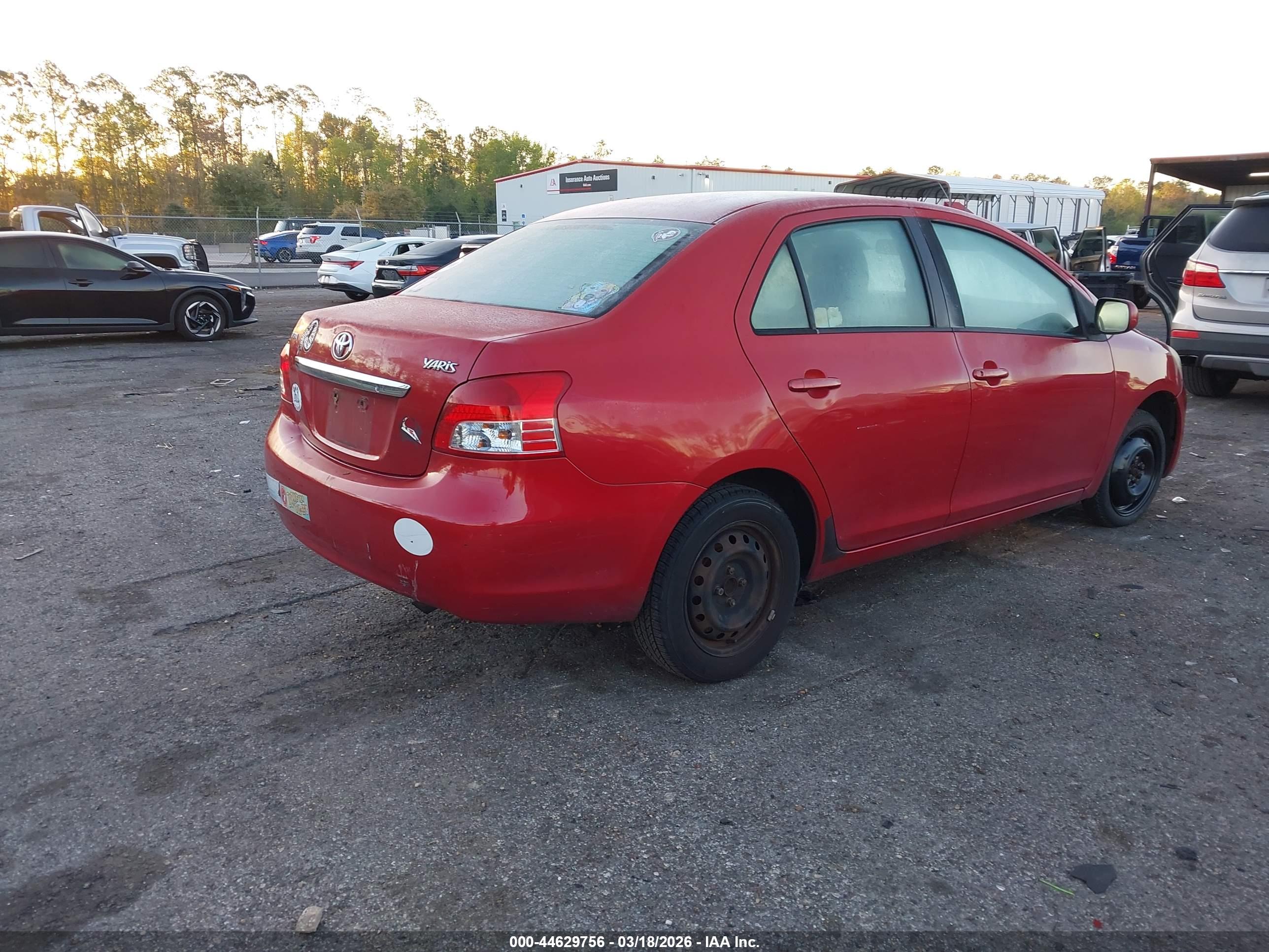 TOYOTA YARIS image 4