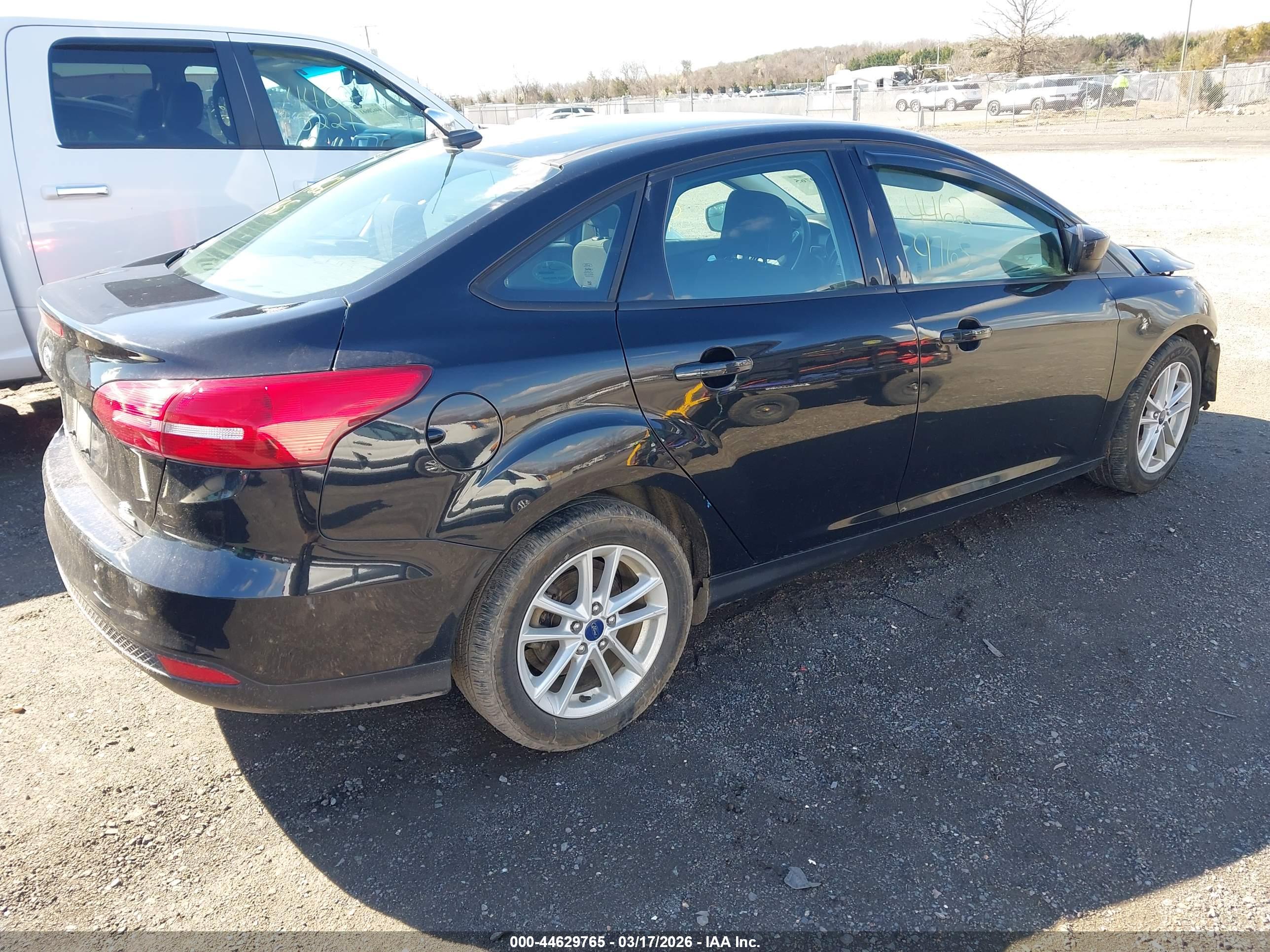 FORD FOCUS image 4