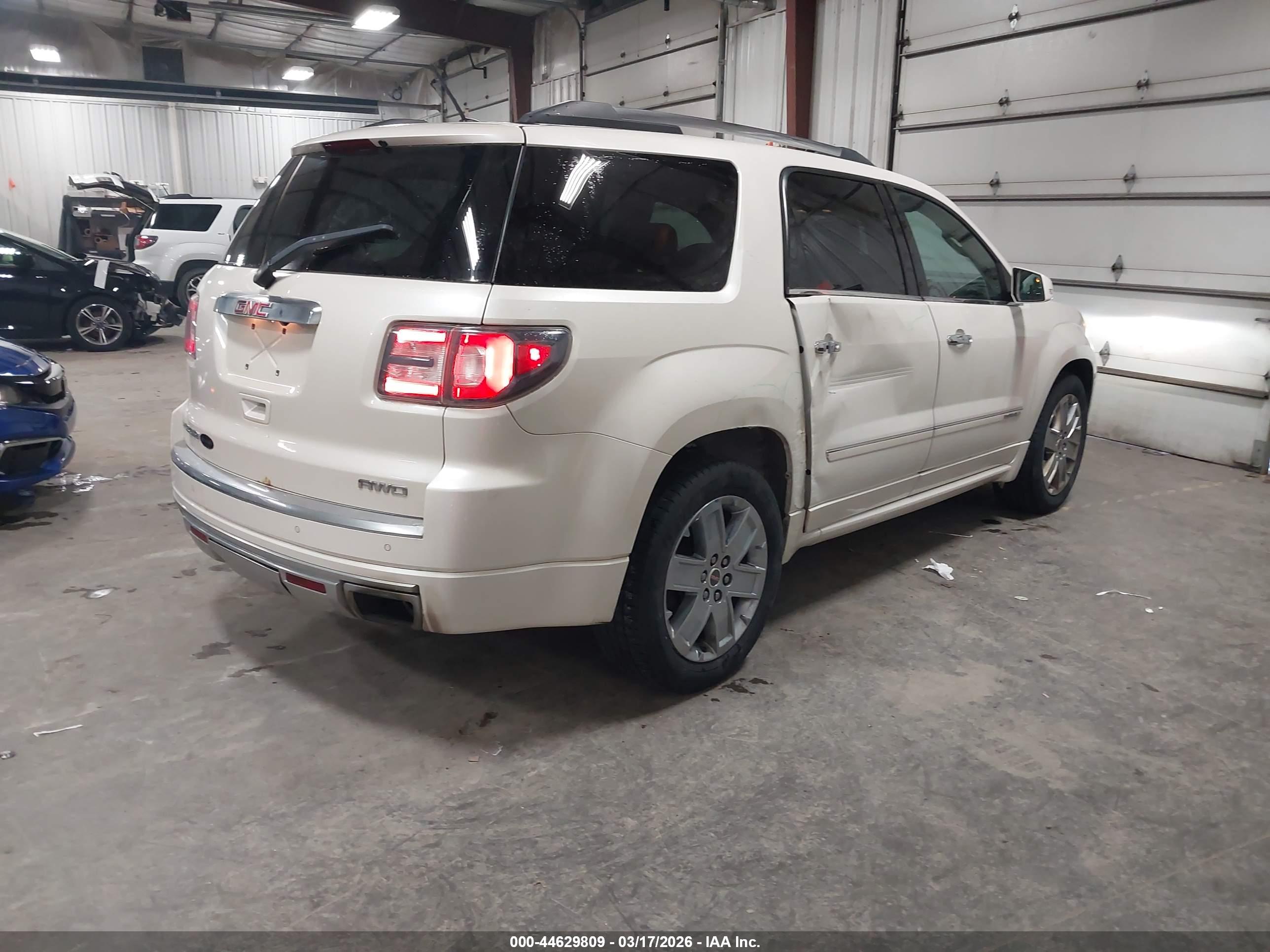 GMC ACADIA image 4