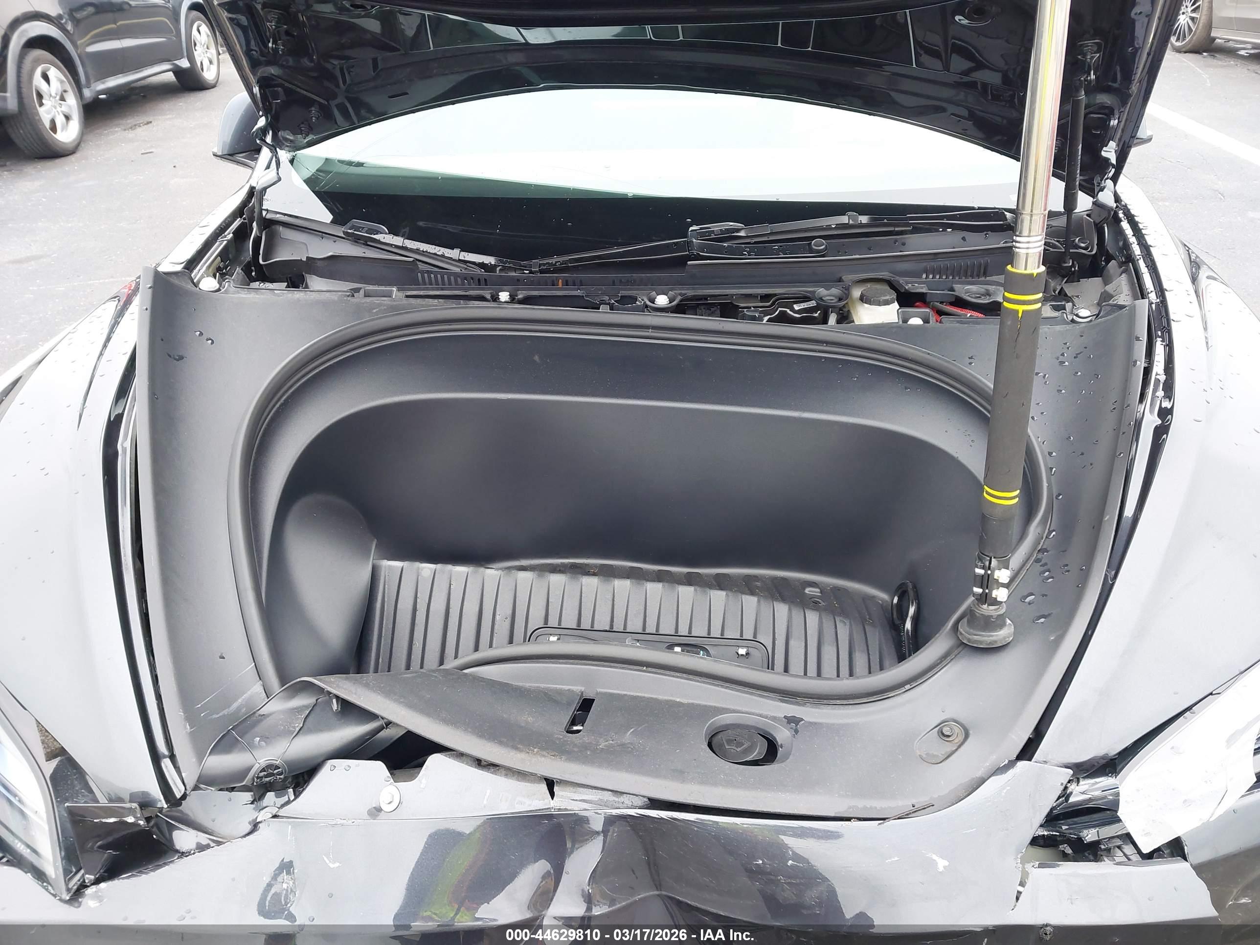 TESLA MODEL image 10