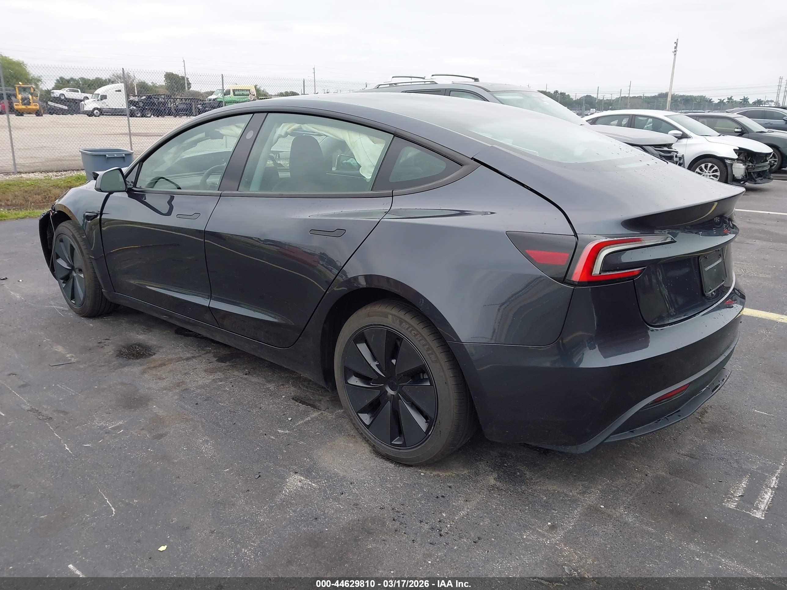 TESLA MODEL image 3
