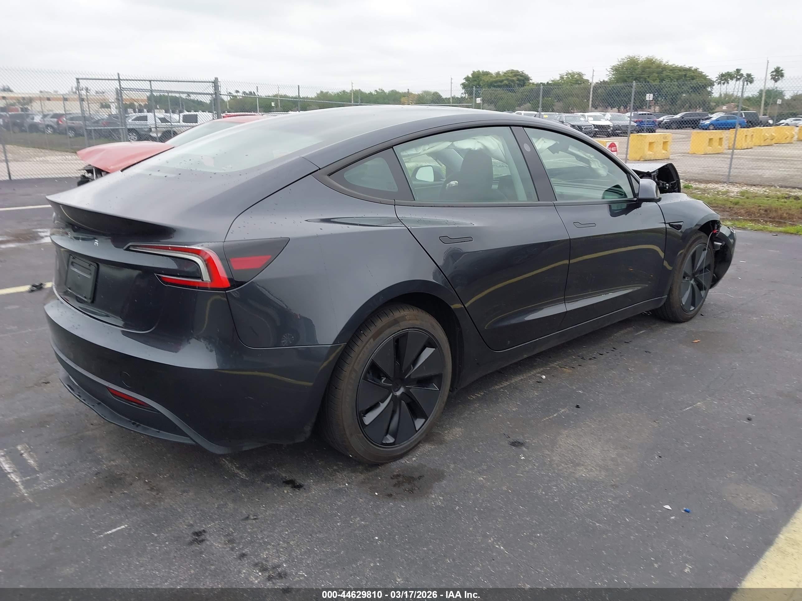 TESLA MODEL image 4